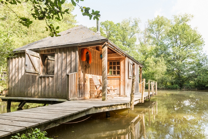 Cabane Martin-Pêcheur — Nuit sur pilotis à 8m en Mayenne à La Chapelle-Anthenaise — salle de bain