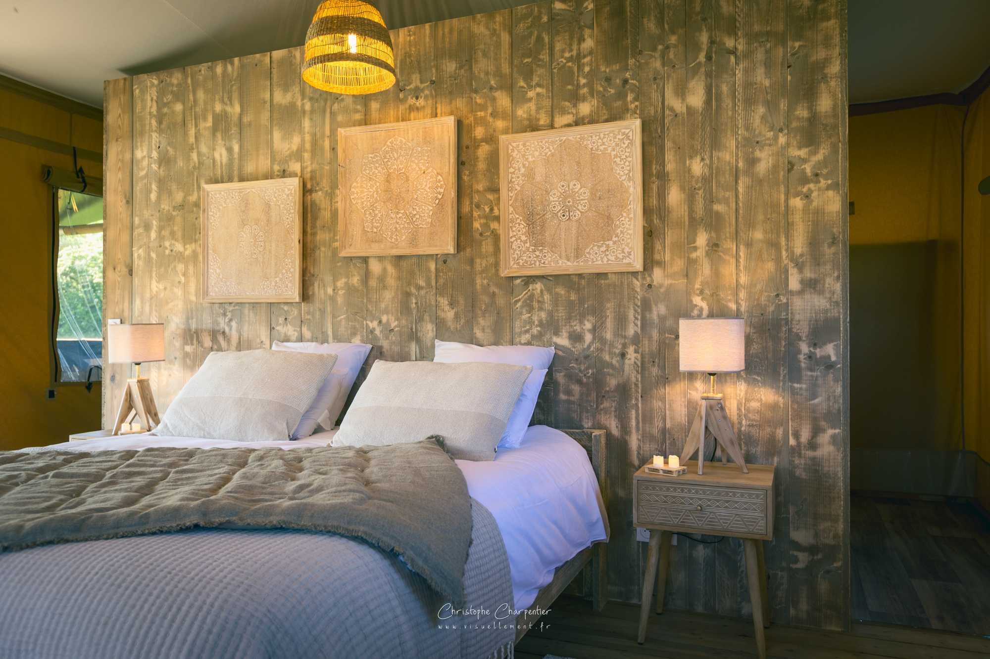 Chênaie — Lodge avec spa privatif à Vienne à Vienne — chambre