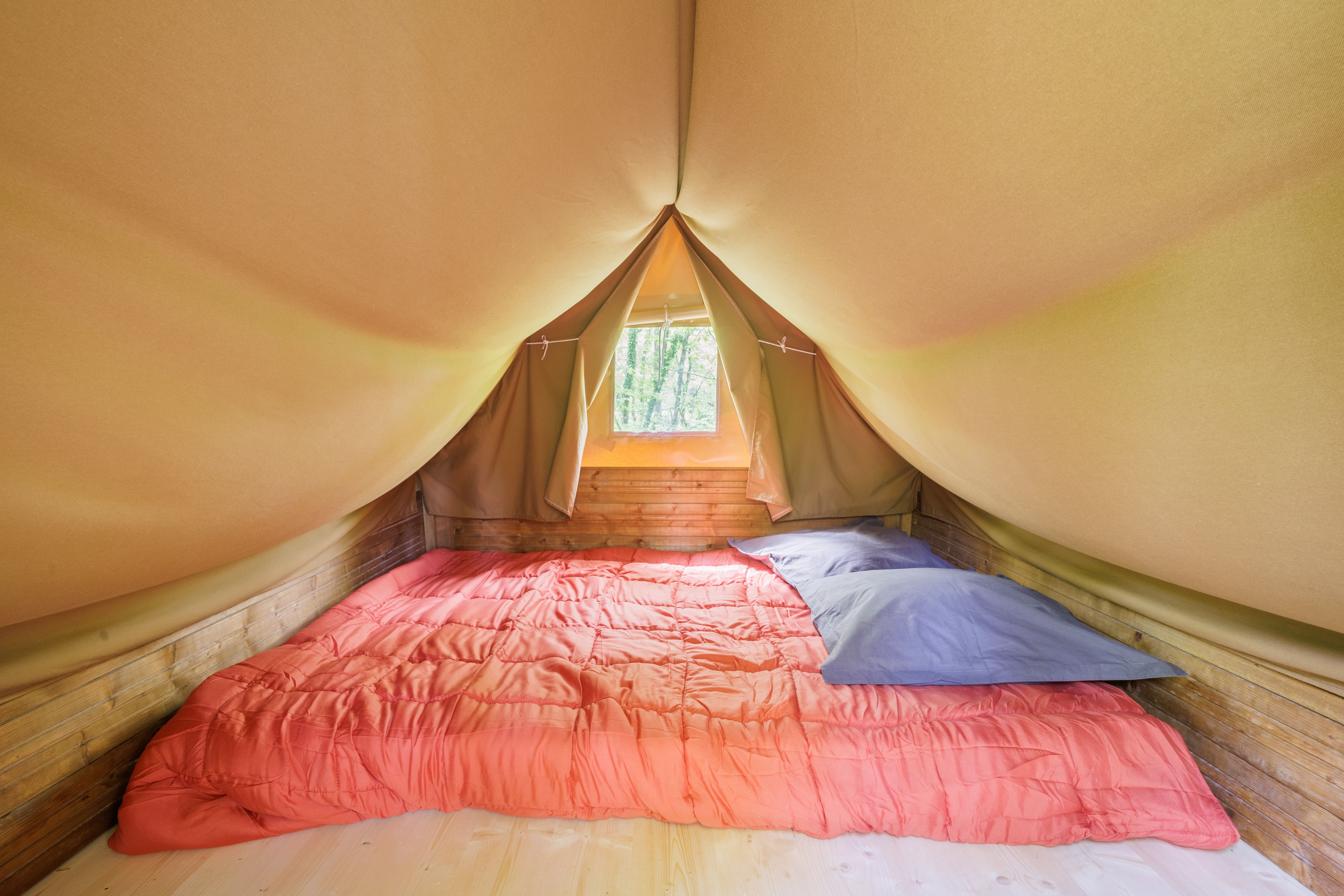 Cabane Perchée — Nuit suspendue entre ciel et forêt à Lot à Saint-Cirgues — espace de vie