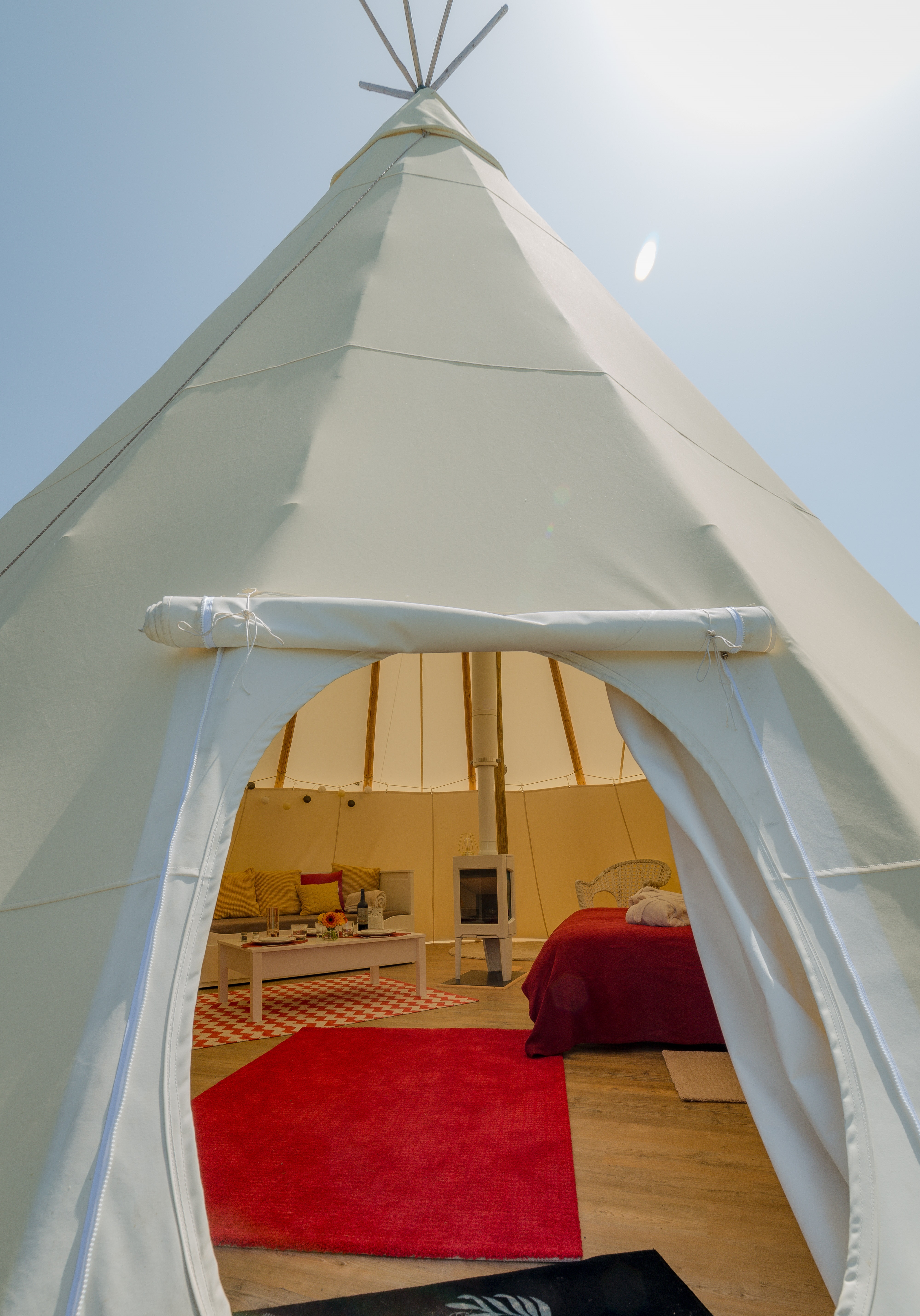 Tipi Odina — Nuit dans un Tipi avec spa à Lot-et-Garonne à Clermont-Dessous — vue depuis la terrasse