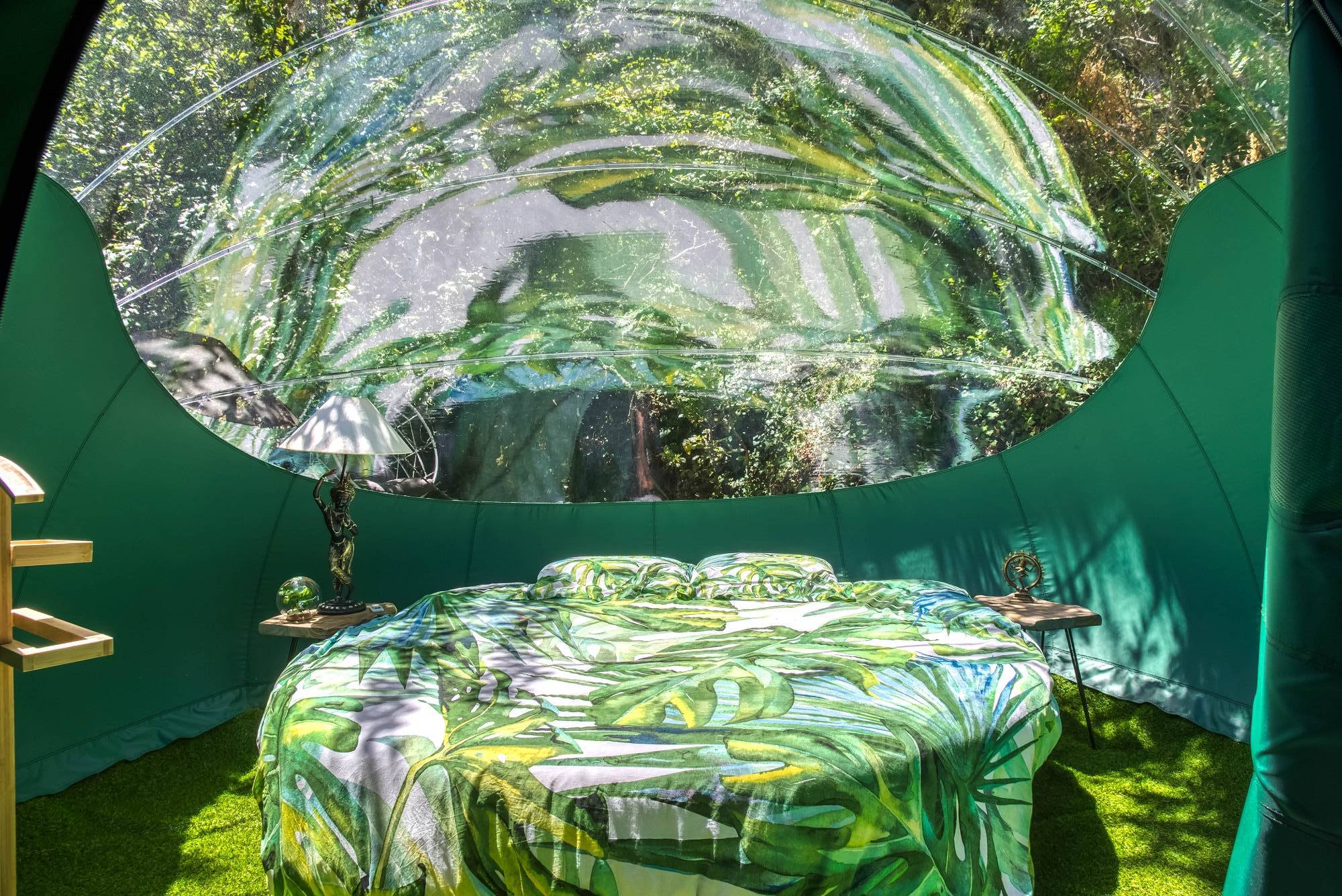 Évasion sensorielle dans une bulle spa en Provence