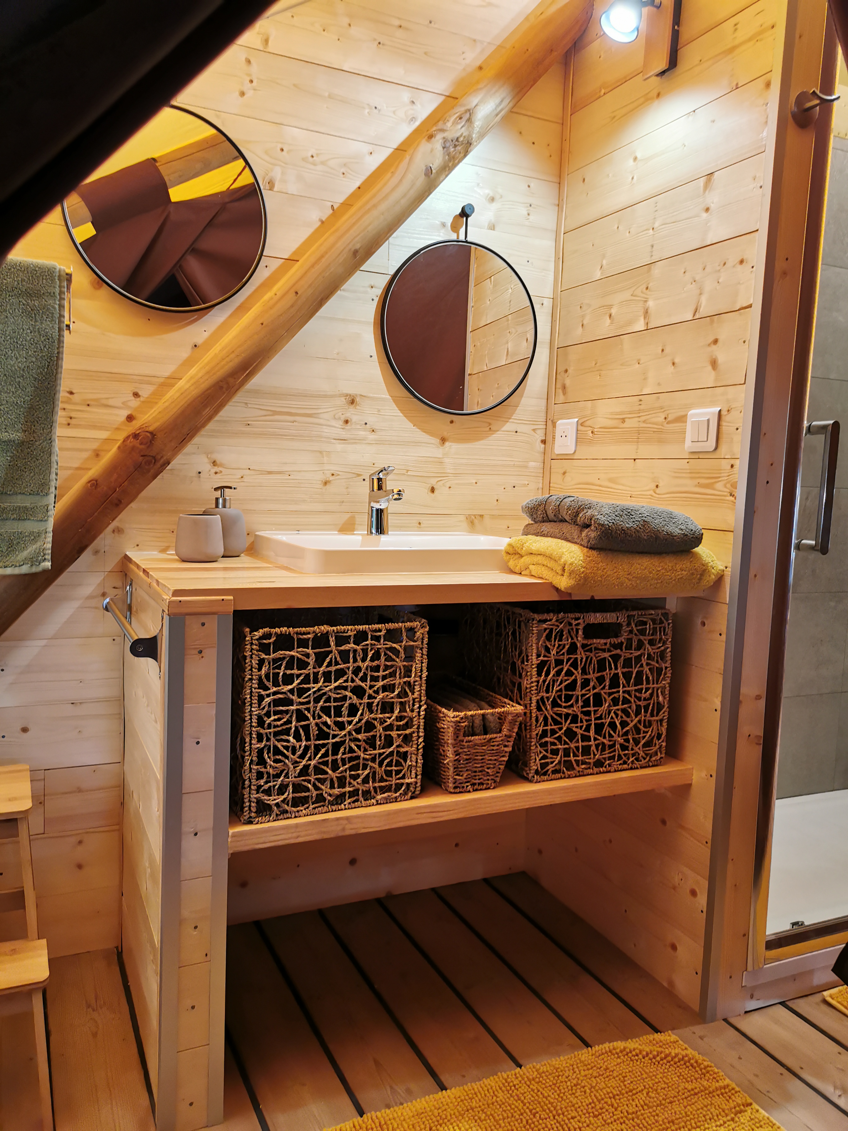 Un séjour cocooning dans une tente lodge en pleine nature à Ansignan — chambre