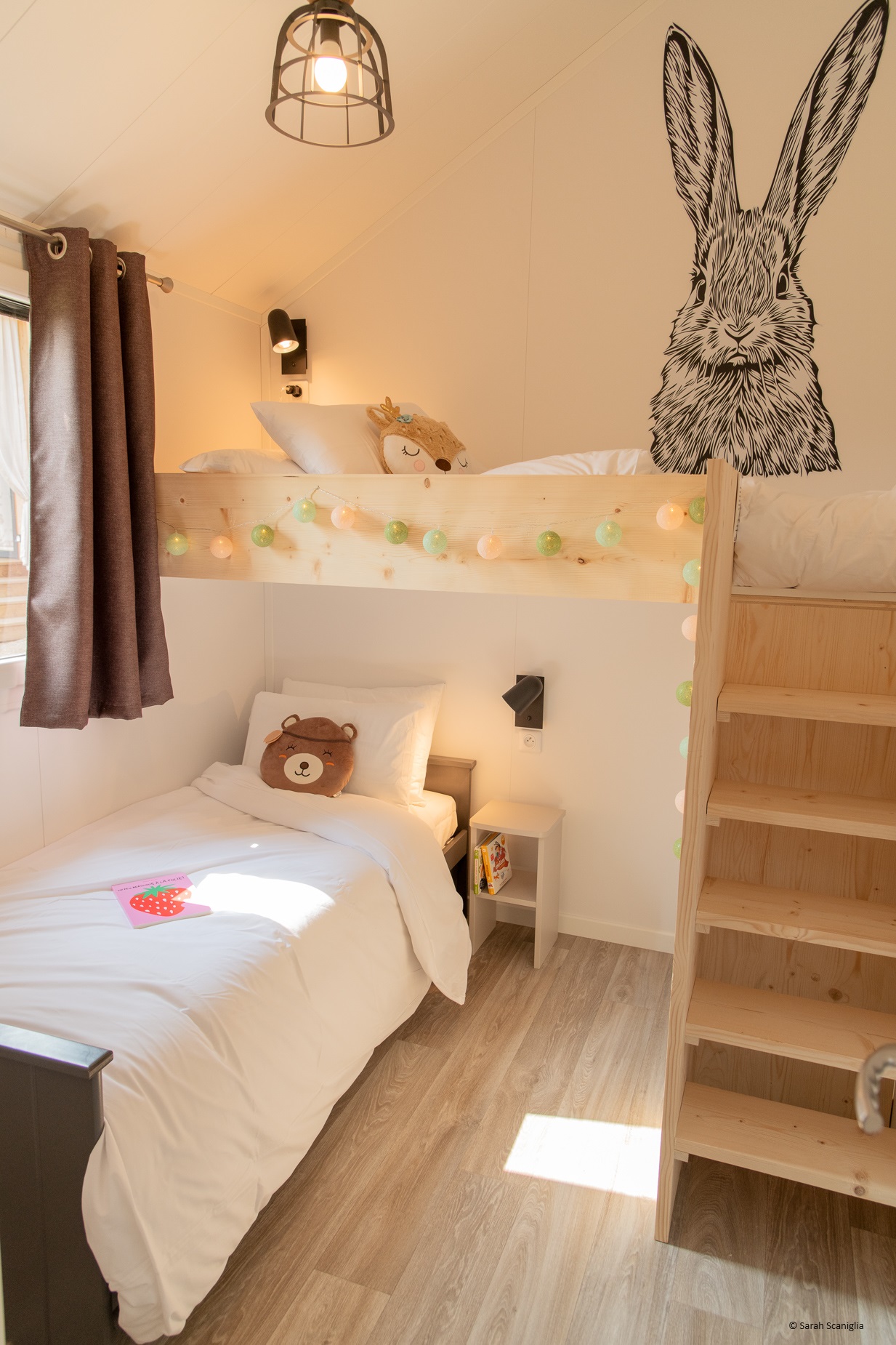 Lodge 2 chambres et spa rustique en pleine nature à Vairé — chambre