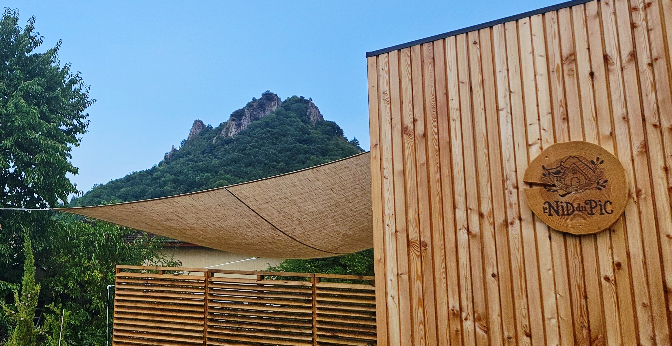 La Cabane du Nid du Pic — Séjour avec spa à 2 en Ariège à Vernajoul — vue intérieure