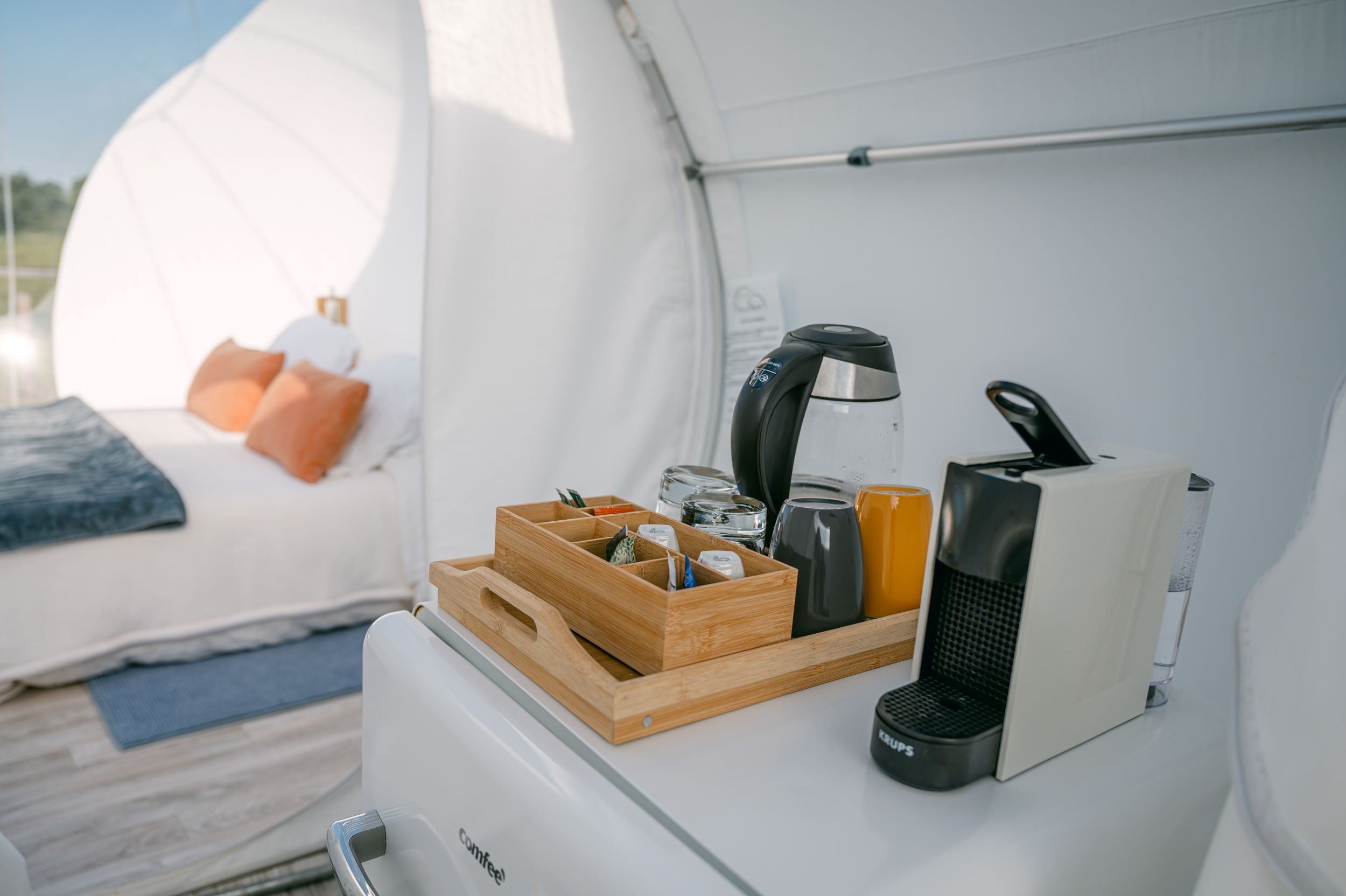 Évasion en Bulle de Luxe avec Spa à Cabrerets à Cabrerets — espace de vie