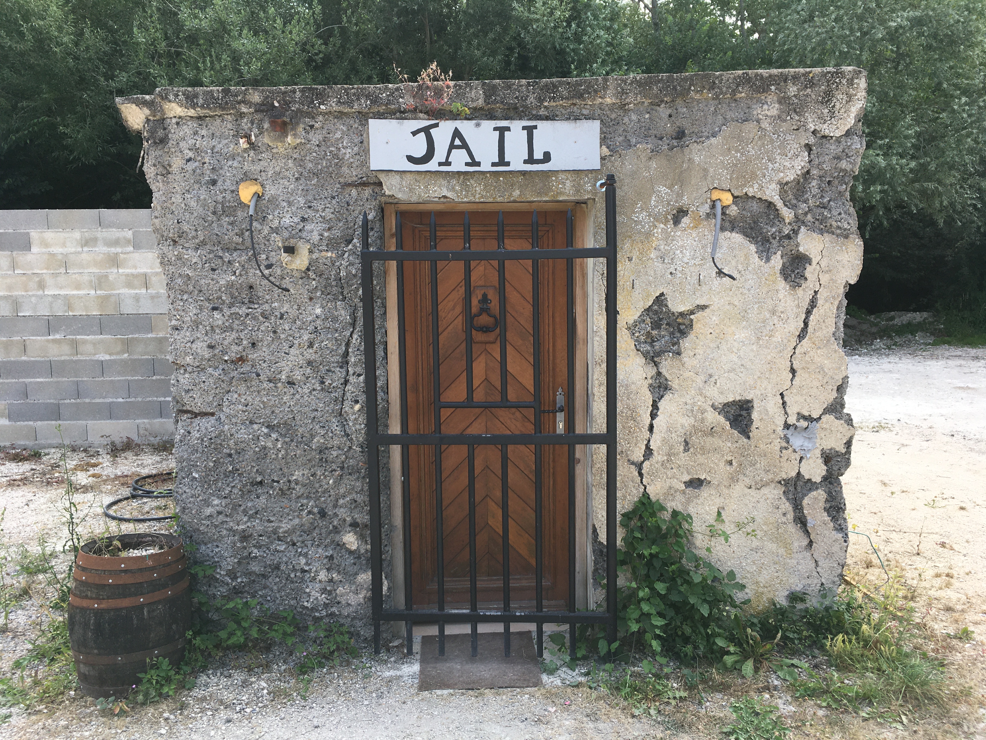 La Prison de Western City : une expérience immersive en Champagne-Ardenne à Barberey St Sulpice — vue intérieure