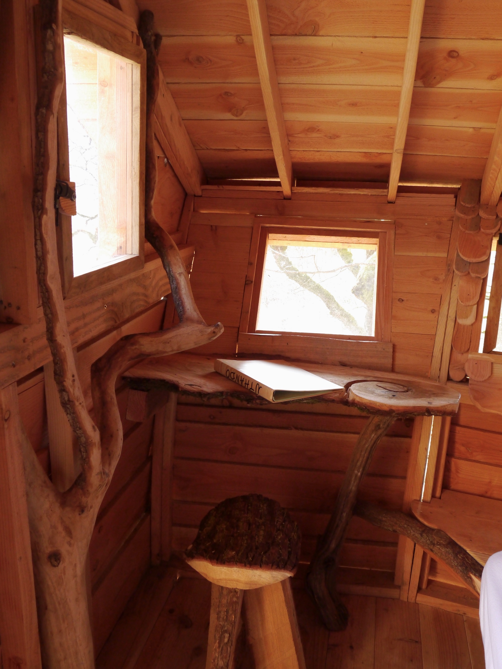 Uthando : une cabane dans les arbres au cœur de la Lorraine à Vittel — salle de bain