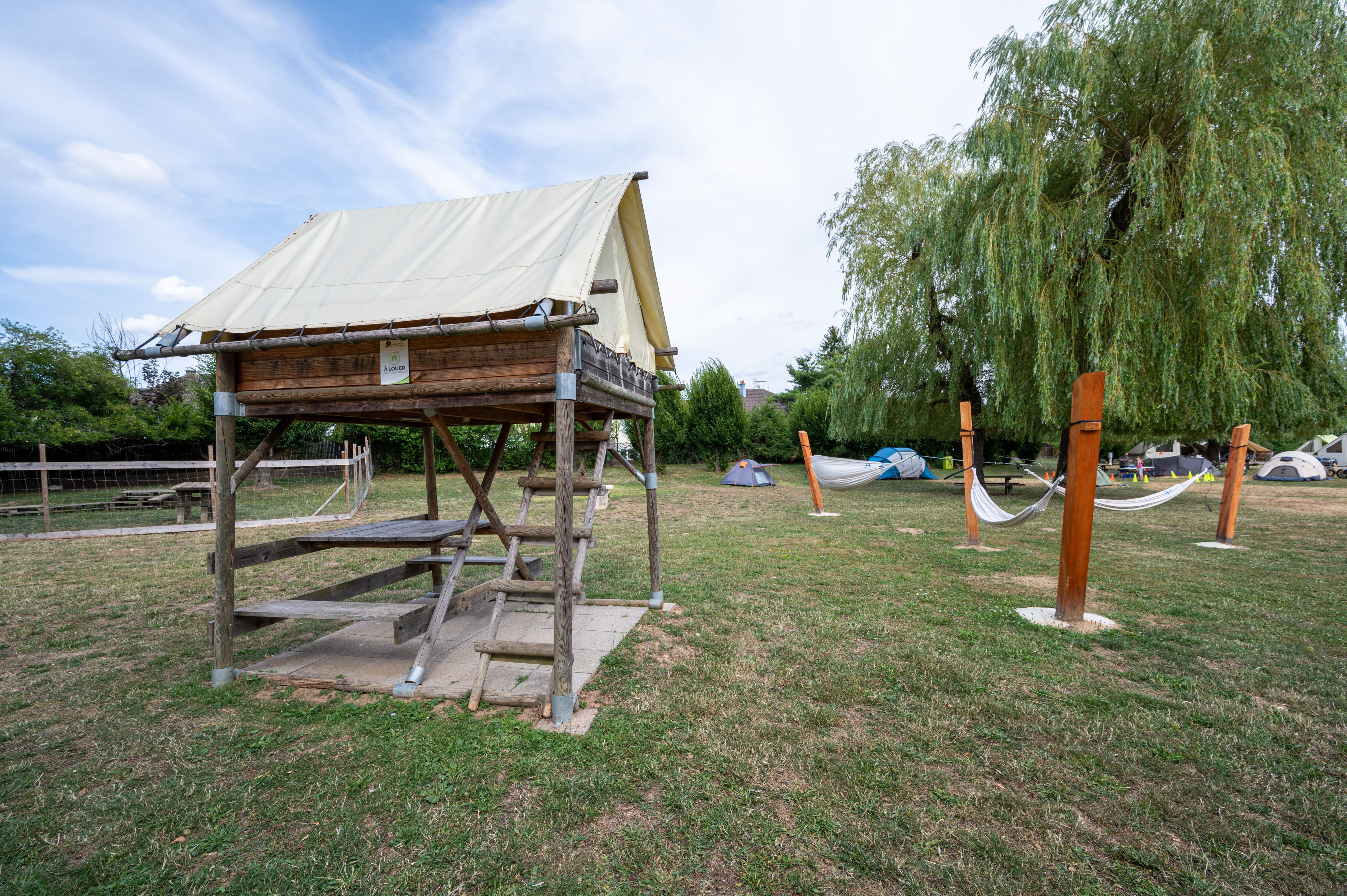 Bivouac d'Alsace : une expérience insolite en pleine nature à Saverne — vue intérieure