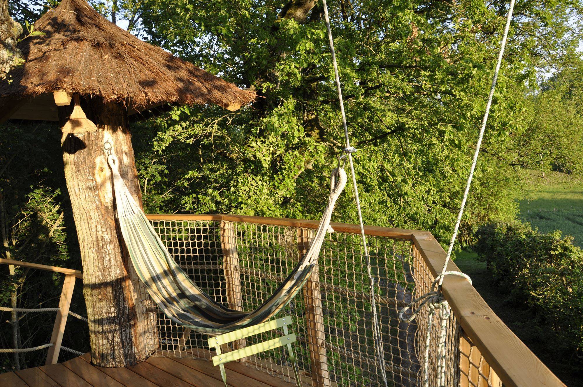 Cabane asiatique : une nuit suspendue dans les arbres à Ballan-Miré — espace de vie