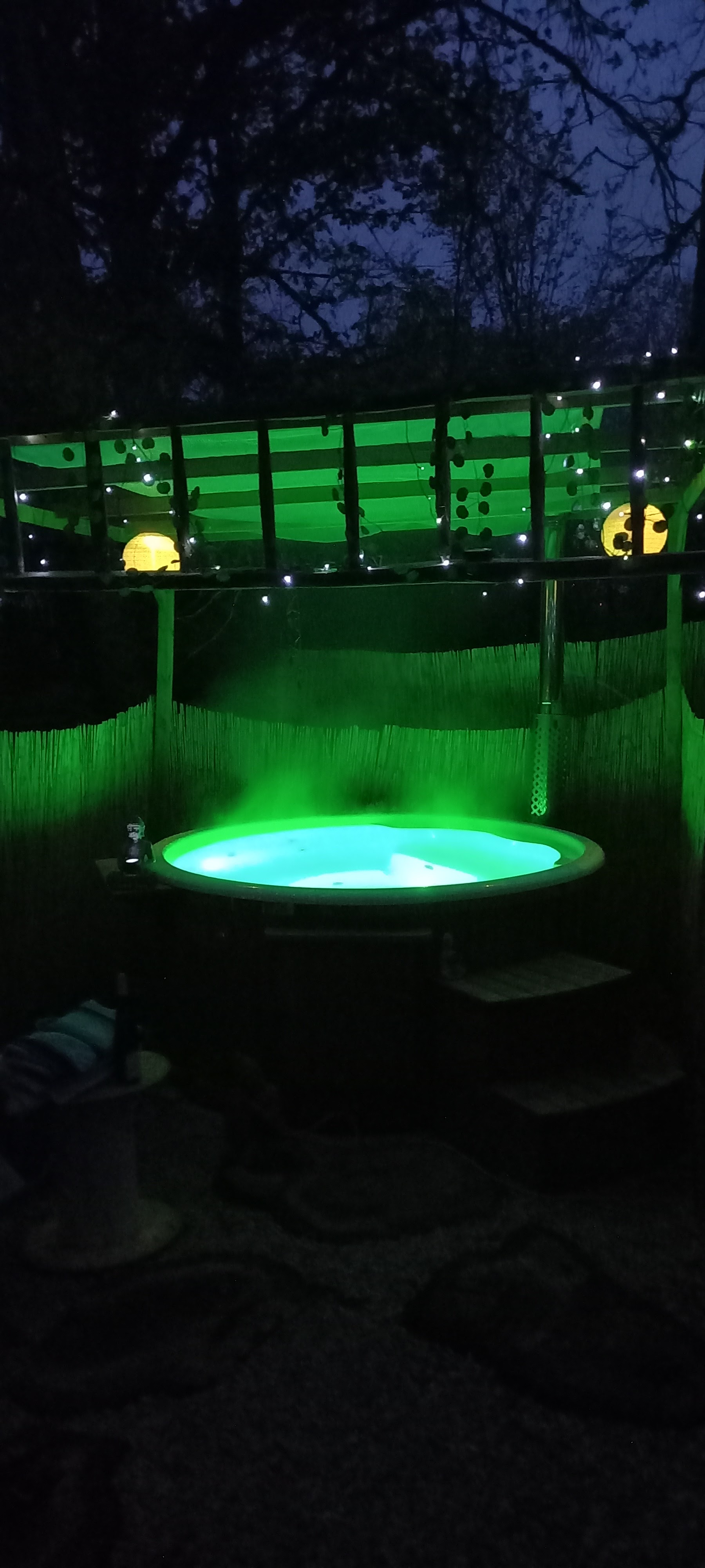 Évasion dans une tiny house avec spa en pleine nature à Figeac — chambre