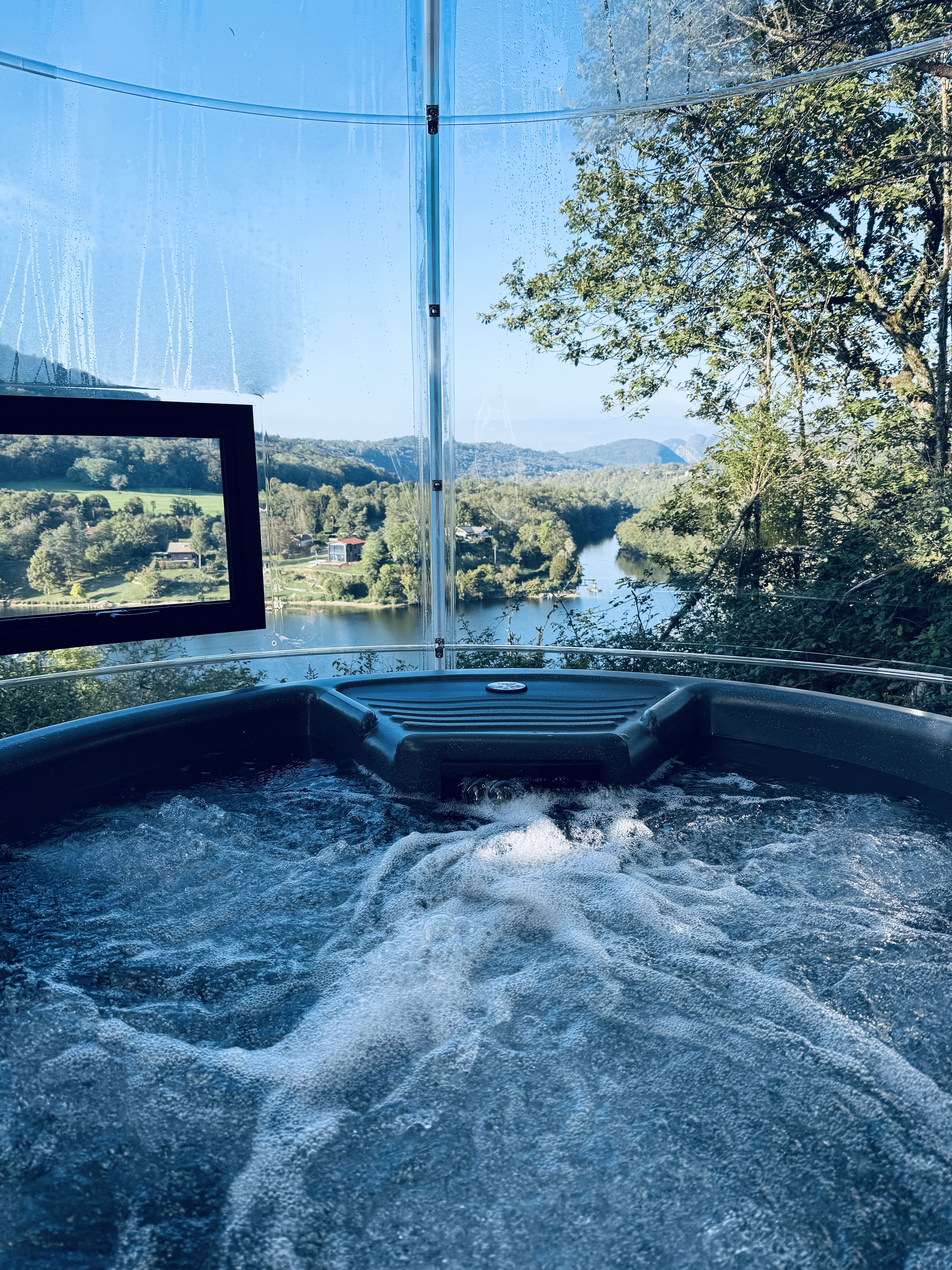 Lodge du Bétet — Cabane sur pilotis avec spa à Ain à Serrières-Sur-Ain — chambre