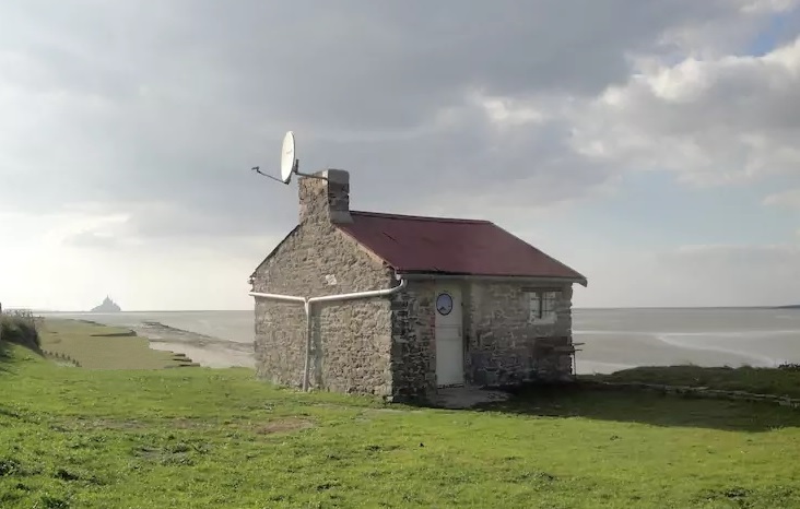Cabane douanier en baie du Mont Saint Michel : une escapade en Basse-Normandie à Courtils — vue intérieure