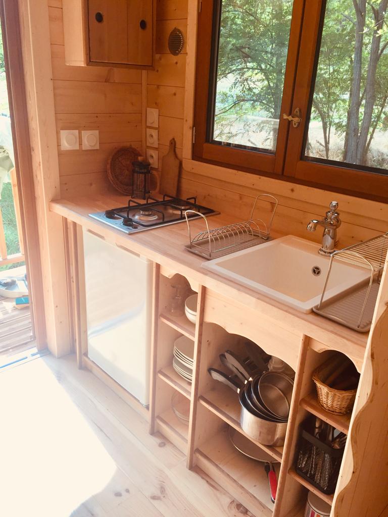Évasion en roulotte : un cocon au cœur des Midi-Pyrénées à Bérat — chambre
