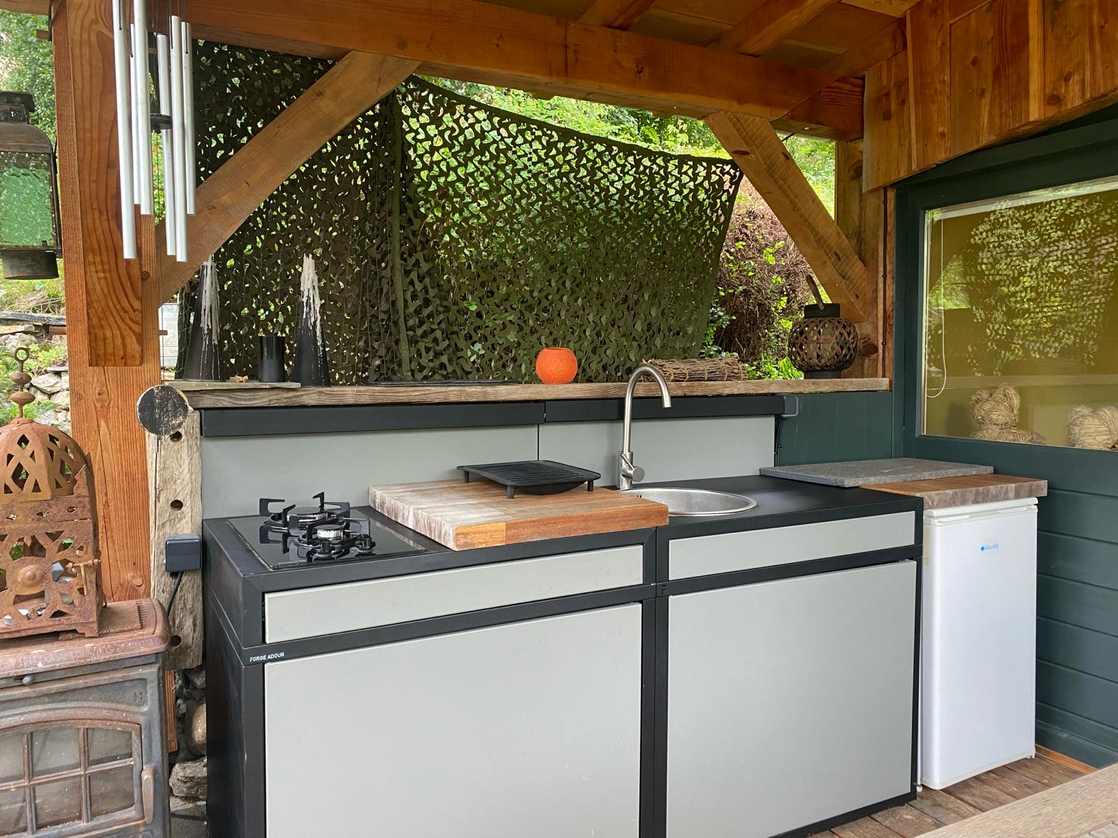 Cabane Petit Bouddha : une évasion en pleine nature à Arrien En Bethmale — chambre