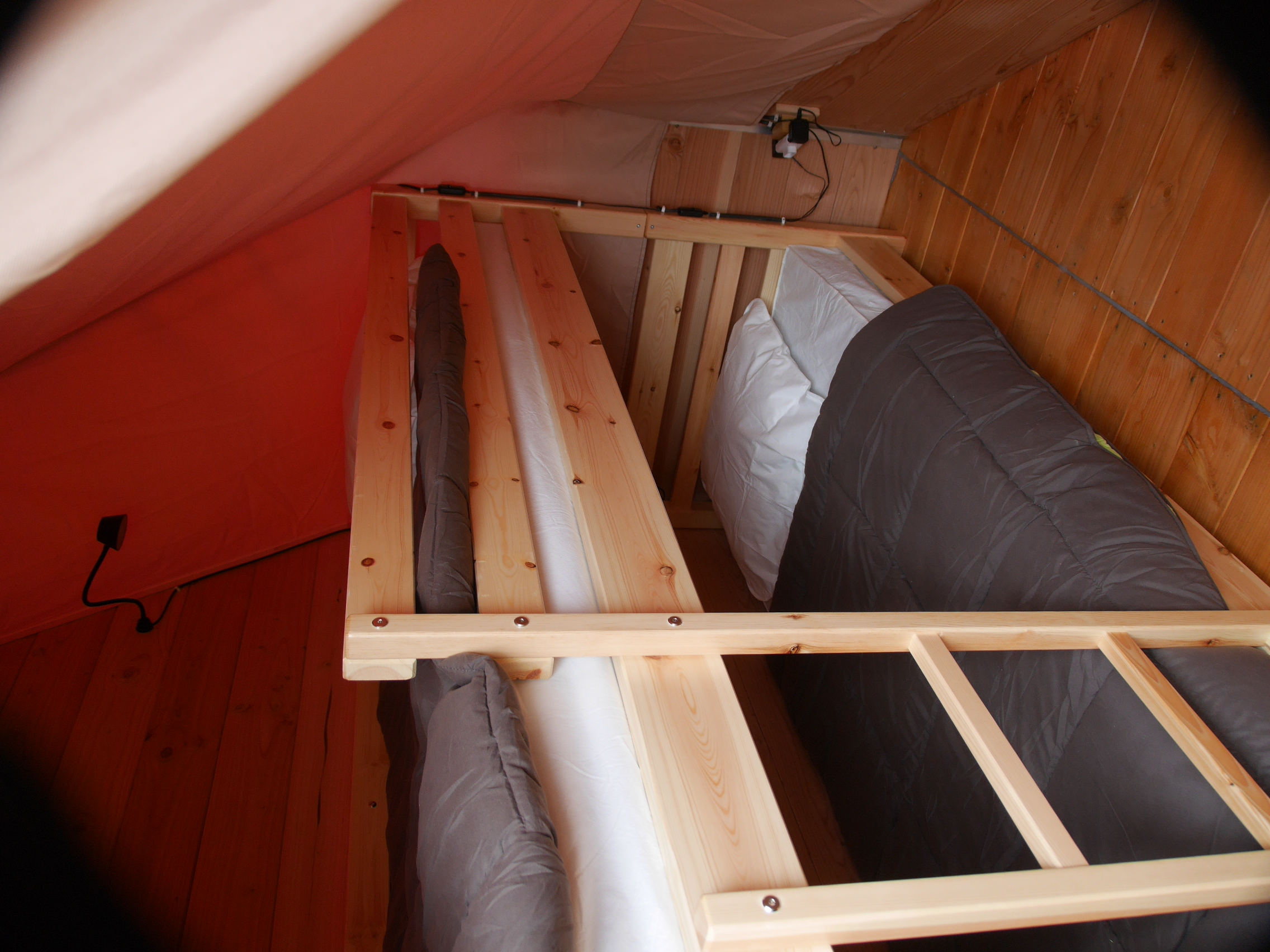 Vivez l'expérience unique du Tipi Maya en Charente-Maritime à Surgères — salle de bain
