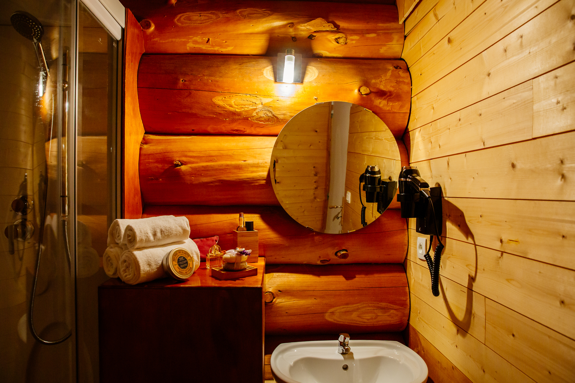 Cabane de Trappeur & Spa privatif — Nuit insolite à 205€/nuit en Gironde à Le Nizan — vue depuis la terrasse