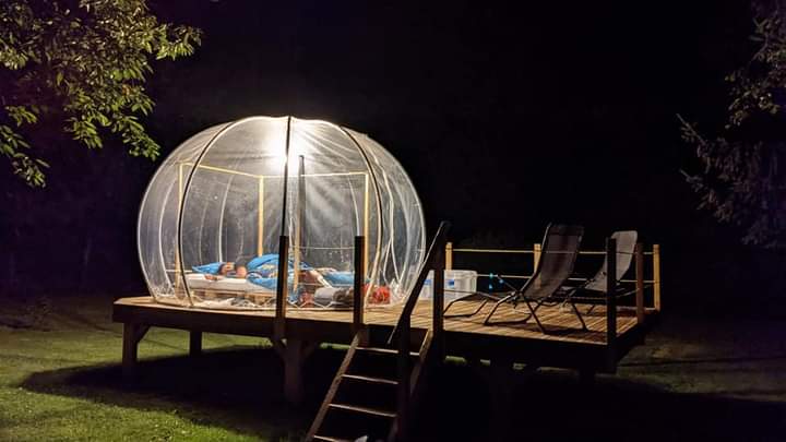 Évasion étoilée dans une bulle en Limousin à La Saunière — chambre