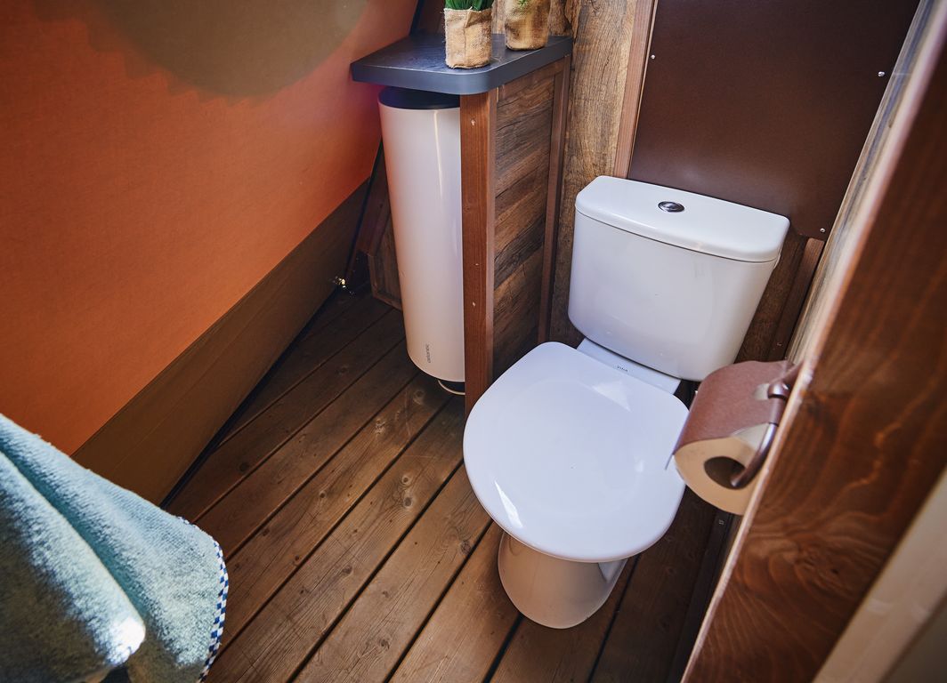Tipi Nomade — Hébergement insolite avec spa à Lot à Cahors — vue depuis la terrasse