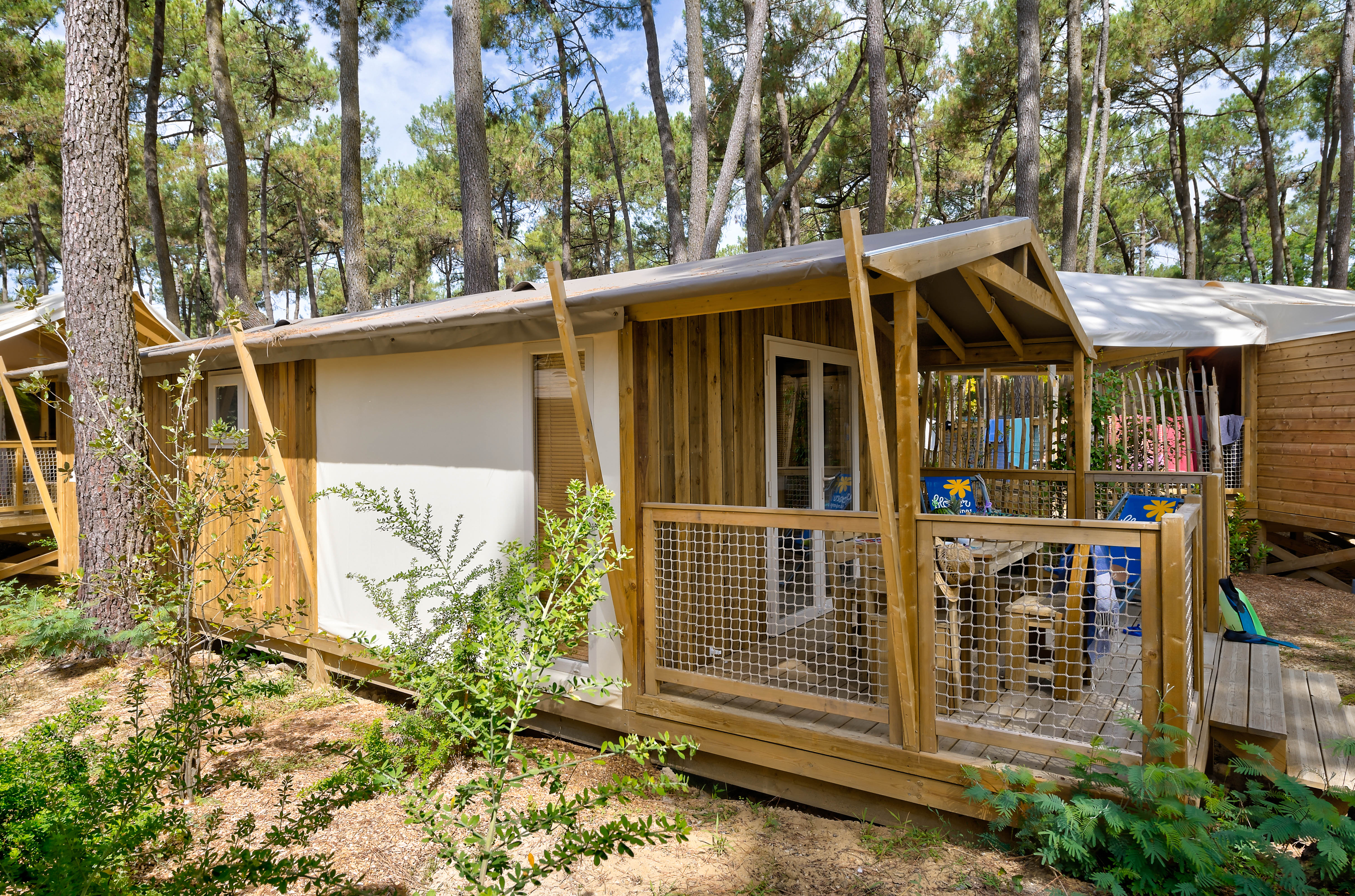Lodge Sweetflower — Cabane avec spa à La Tranche-sur-Mer (Vendée) à La Tranche-sur-Mer — chambre