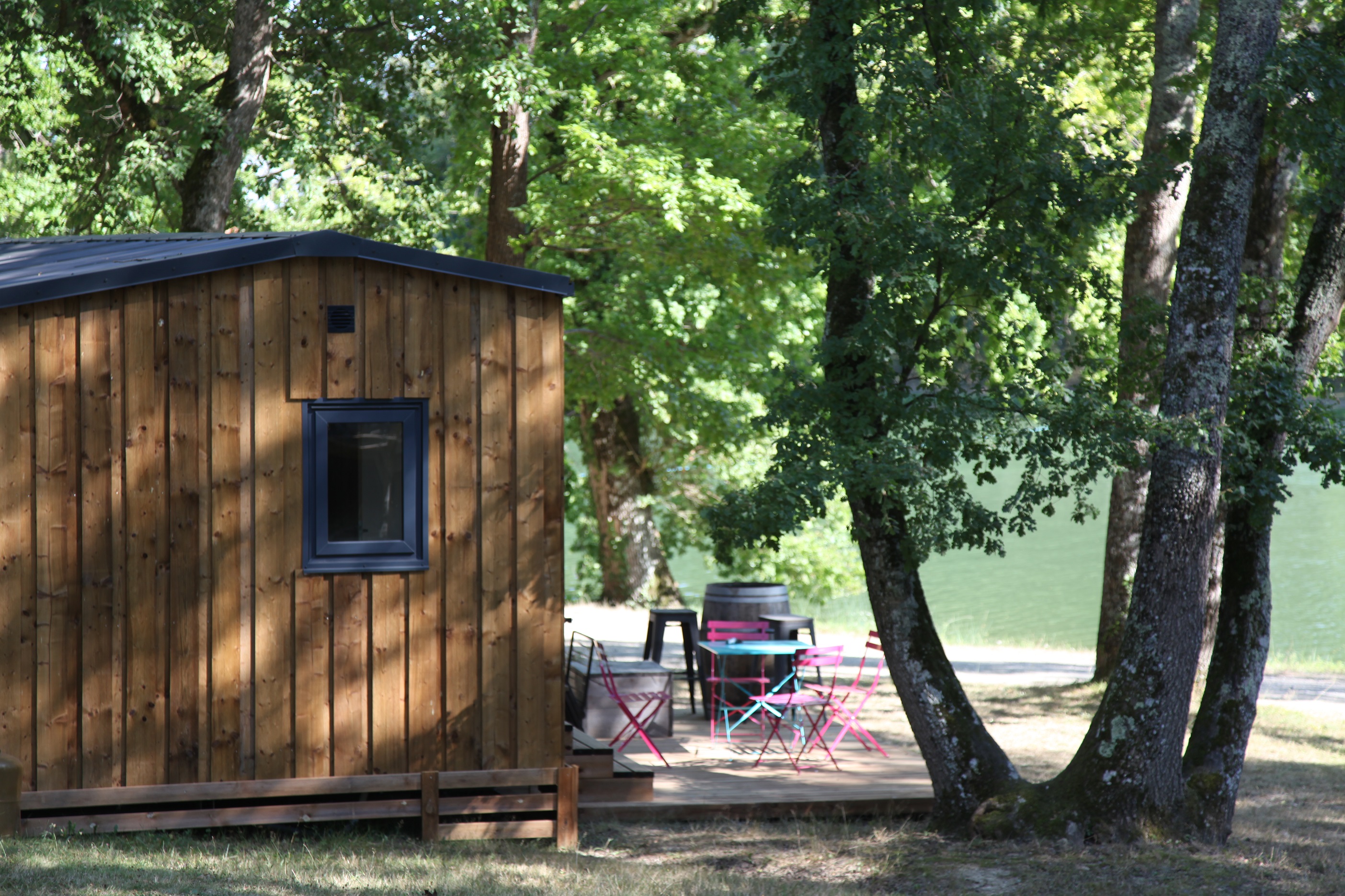 Cabanon du Lac — Tiny House avec vue sur le lac à Gers à Riguepeu — salle de bain