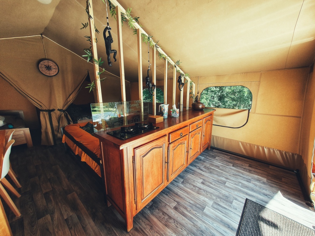 Tente Lodge Grenade : une expérience immersive en pleine nature à Dun — environnement naturel