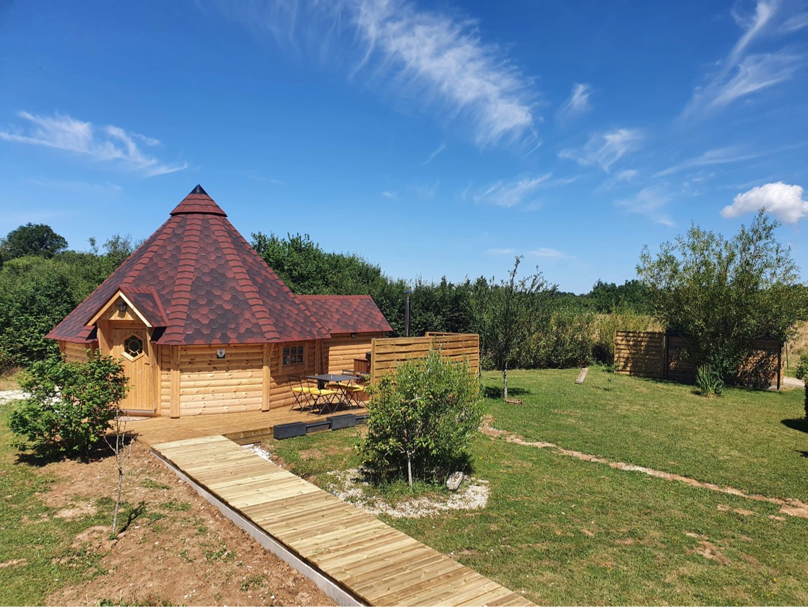 Séjournez dans un kota divin & Spa au cœur de la nature — Cabane à Bannay