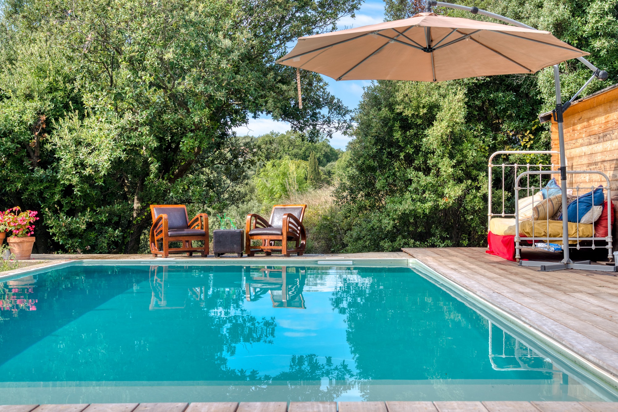 Tente Joy : un safari lodge au cœur du Languedoc-Roussillon à Velieux — espace de vie