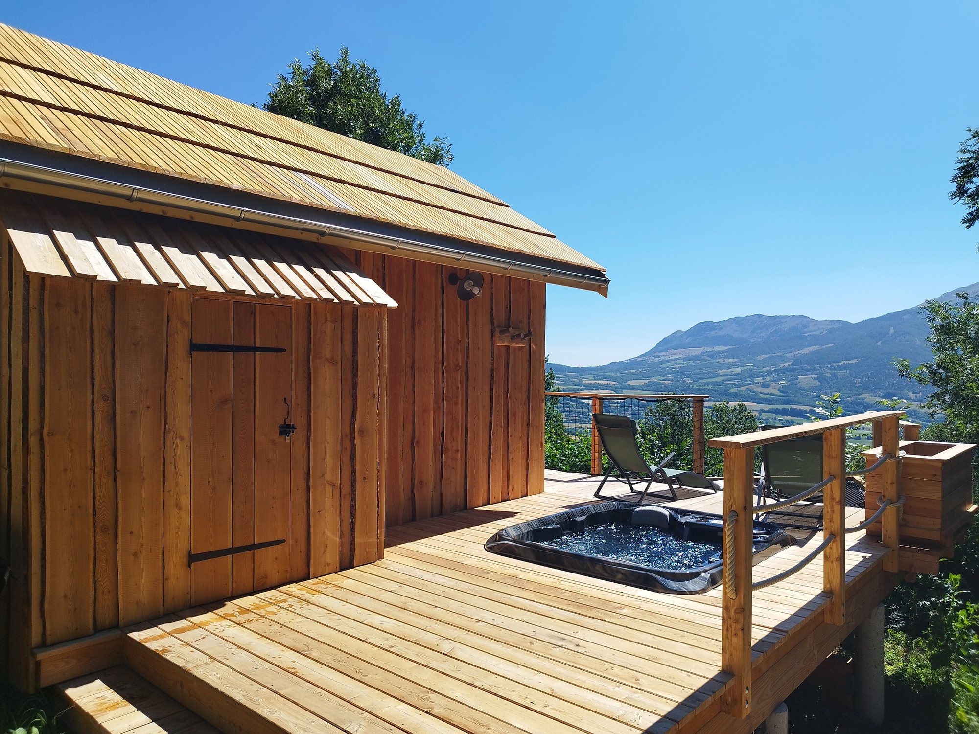 Cabane de l'Aiguille & SPA : une évasion sensorielle en Hautes-Alpes