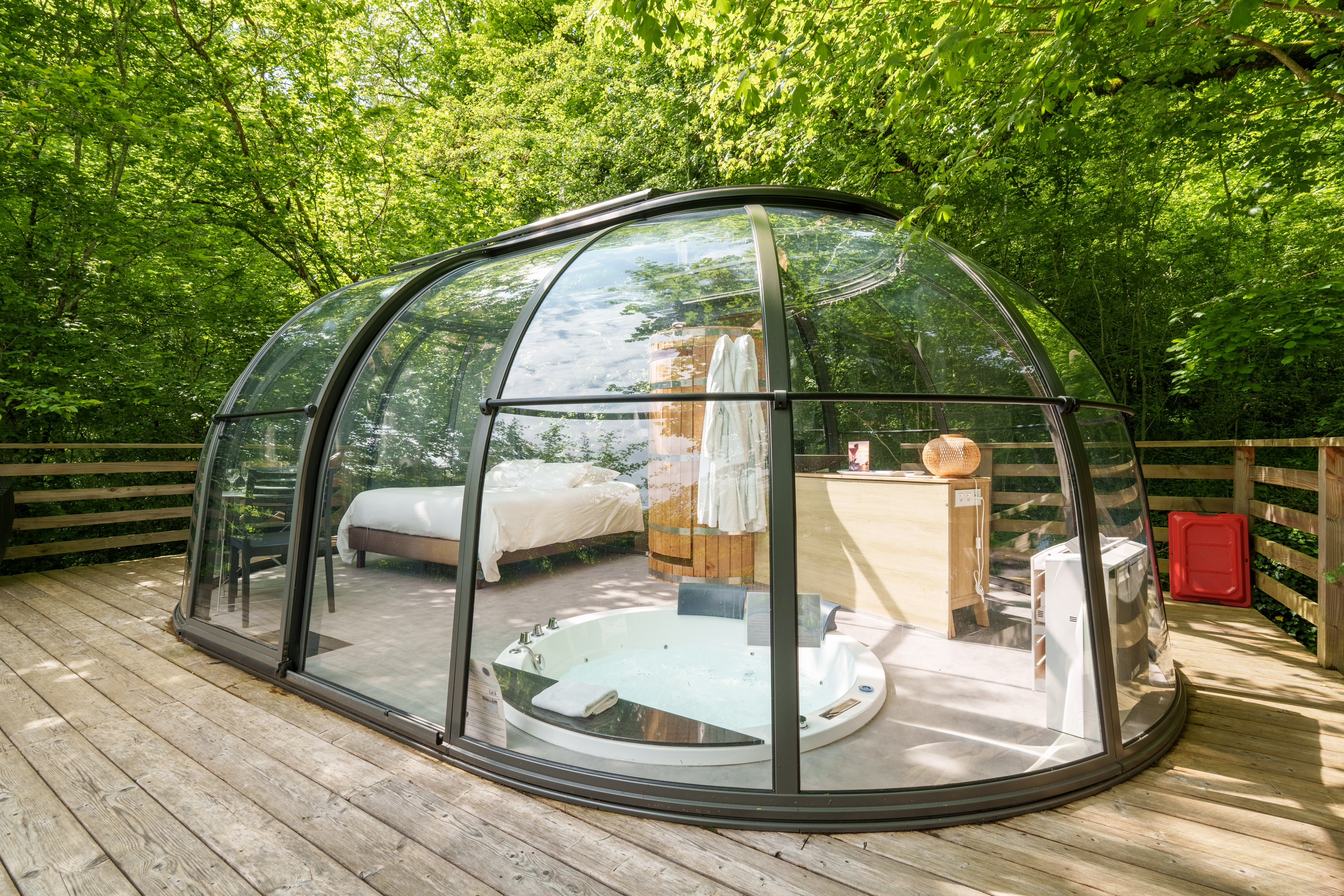 Dôme Stella & Spa — Nuit perchée à 2m en Haute-Marne à Marnay-Sur-Marne — espace de vie