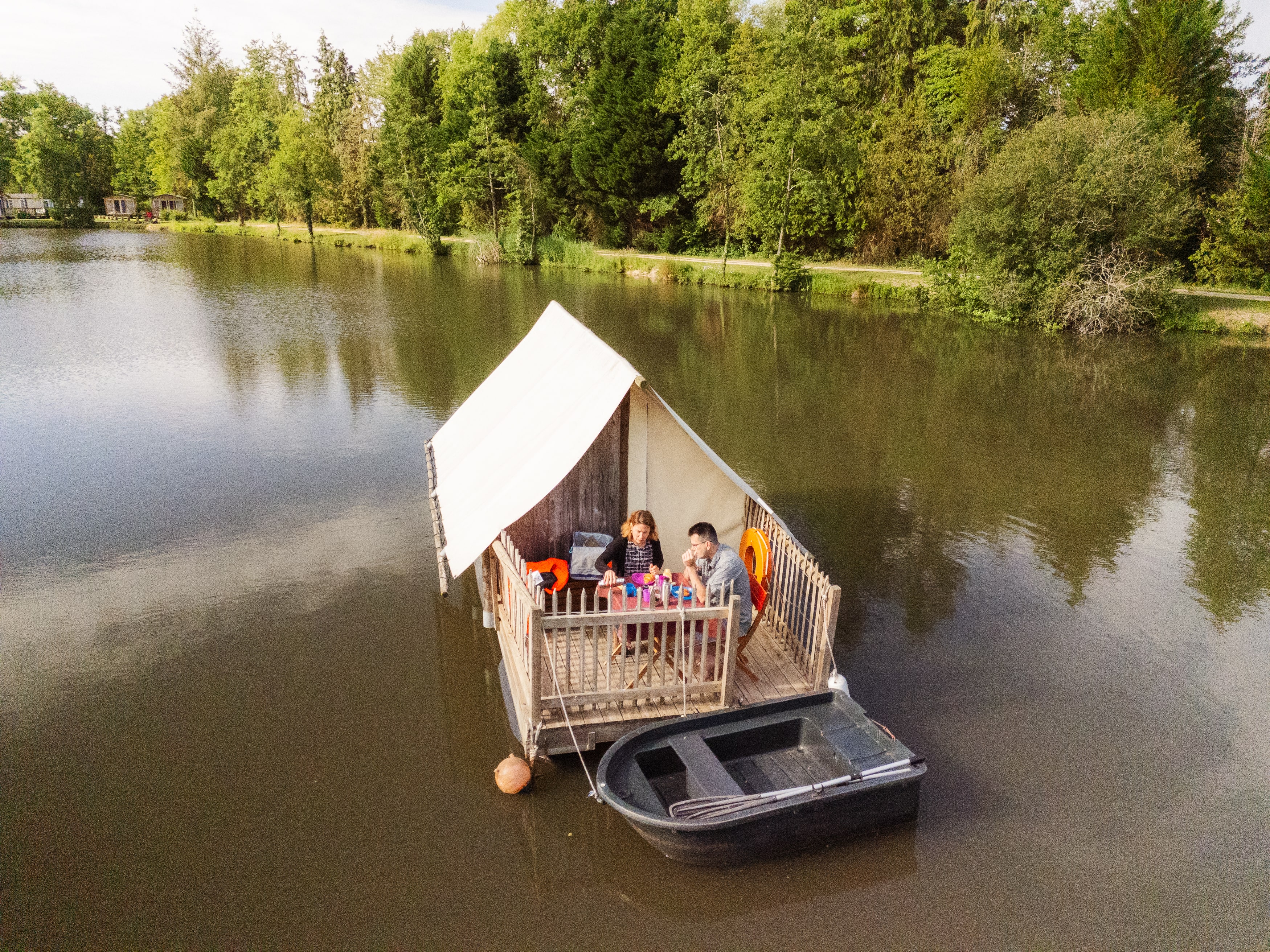 La Flotente — Cabane sur l'eau avec spa à Loir-et-Cher à La Ferté-Imbault — détail architectural