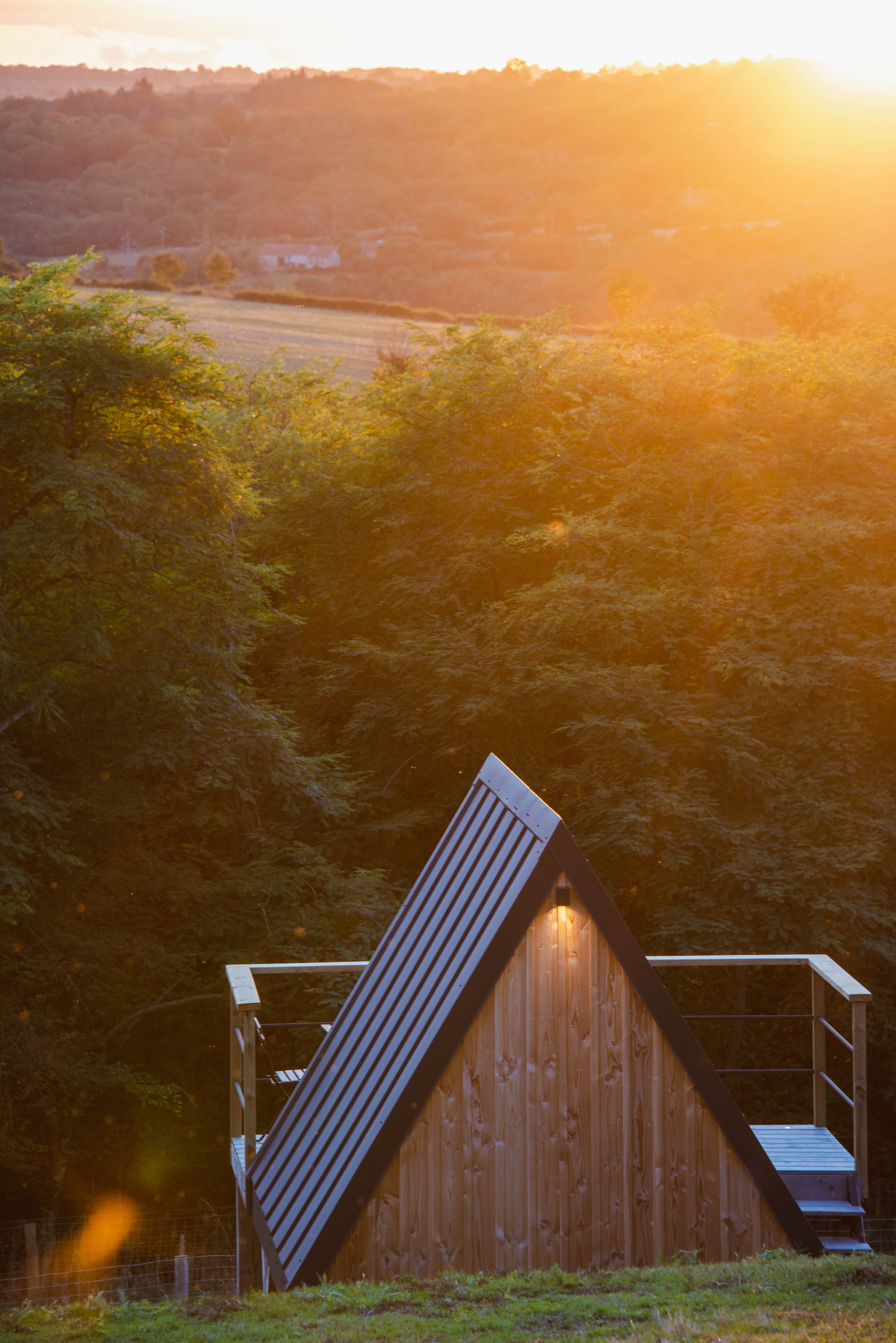 Cabane A-frame & Spa — Évasion en pleine nature à Allier à Vichy — vue depuis la terrasse