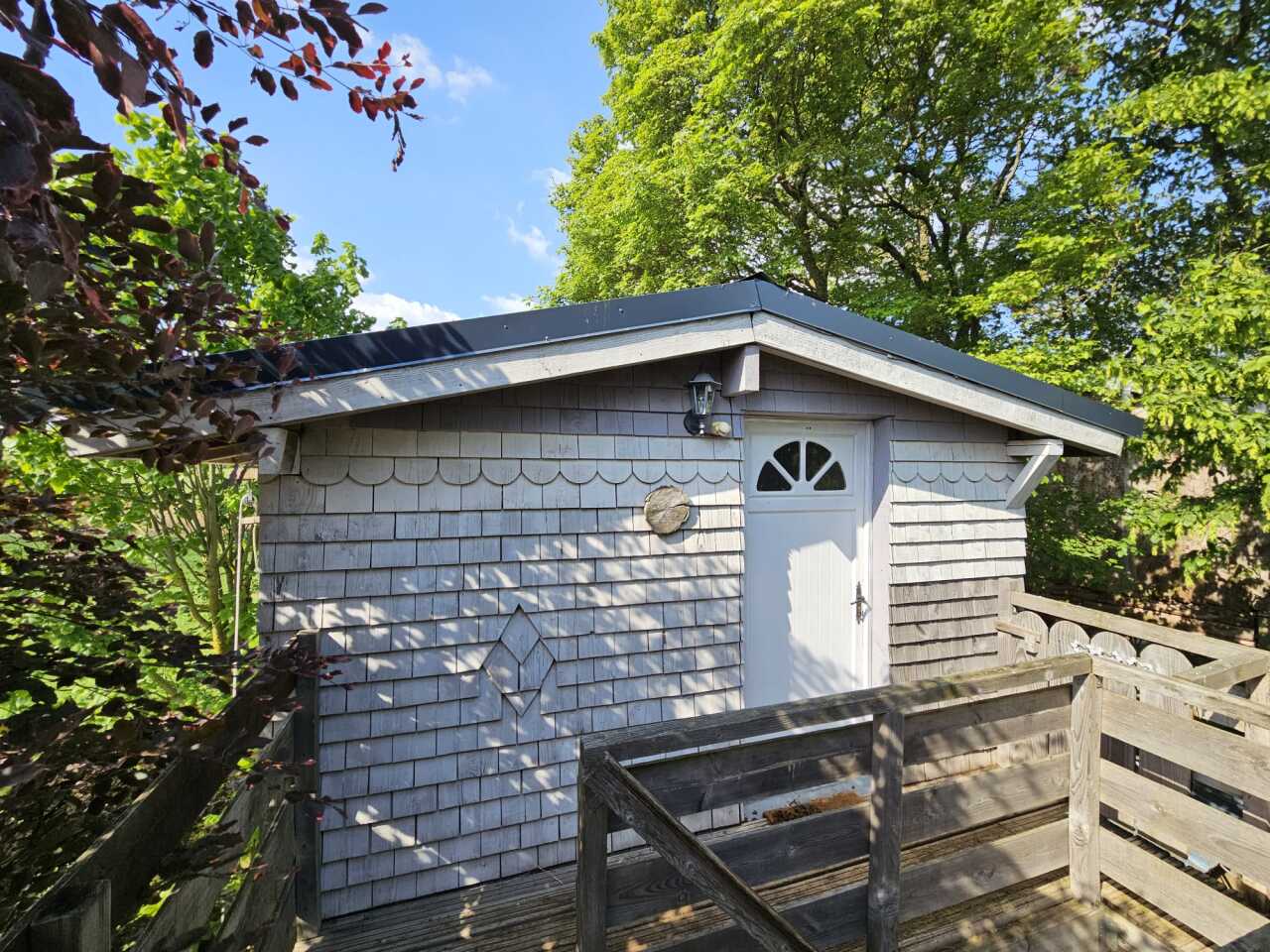L'Ourson Blanc : une cabane sur pilotis en Picardie à Essuiles — vue intérieure