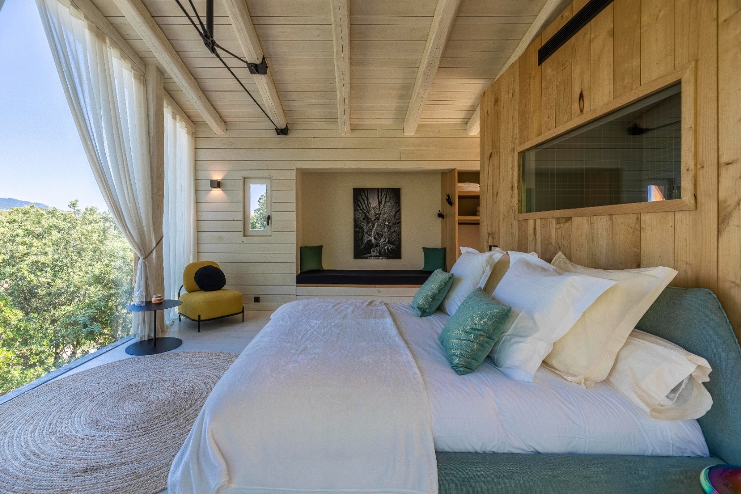 Centauri — Cabane dans les arbres avec spa à Corse-du-Sud à Porto-Vecchio — chambre