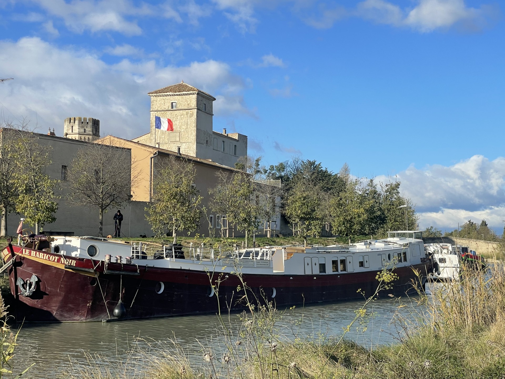 Péniche Le Haricot Noir — Séjour au bord du Canal du Midi en Hérault