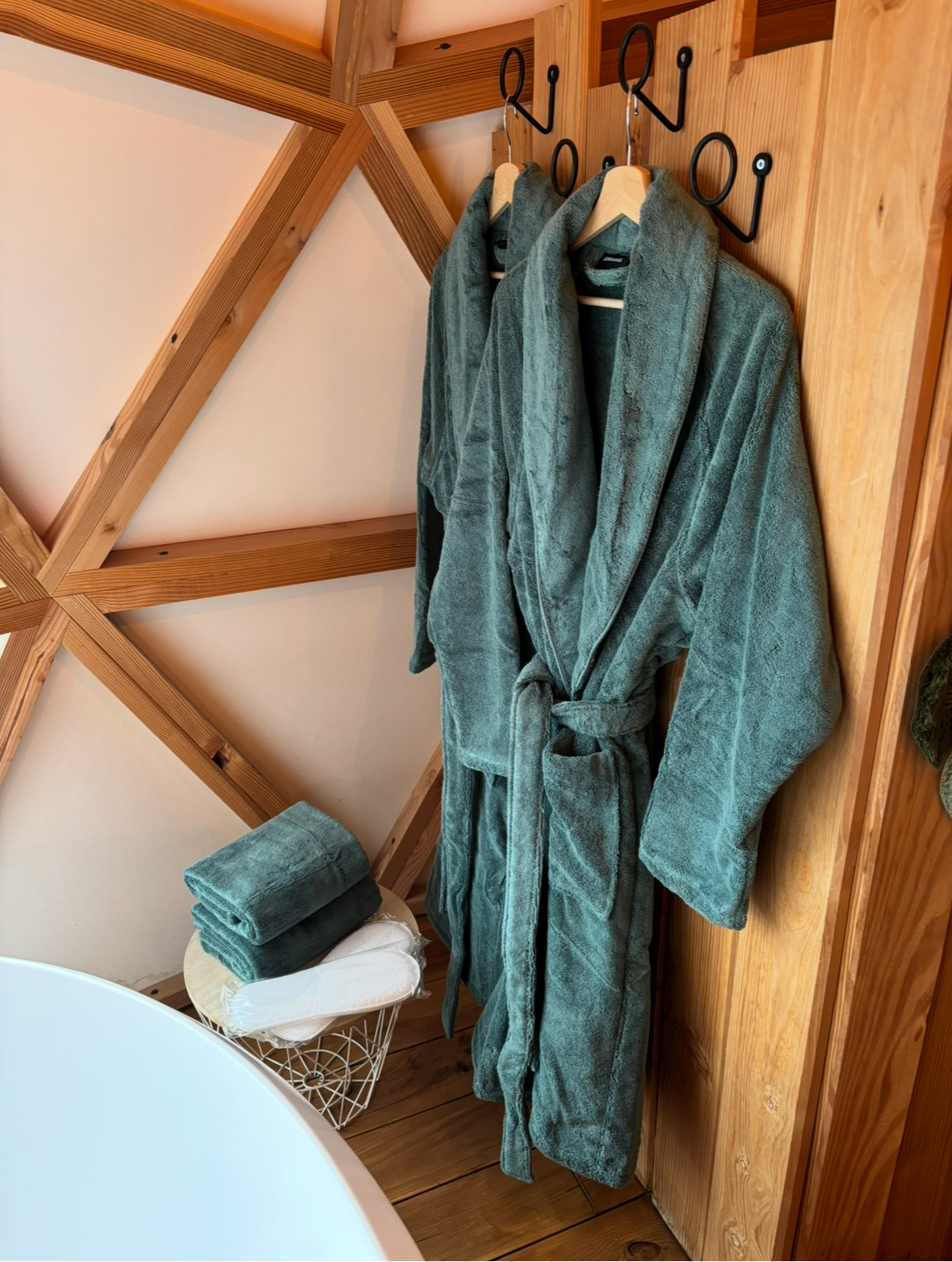 Lavan'dôme — Dôme avec baignoire balnéo à Alpes-de-Haute-Provence à Digne-les-Bains — cuisine