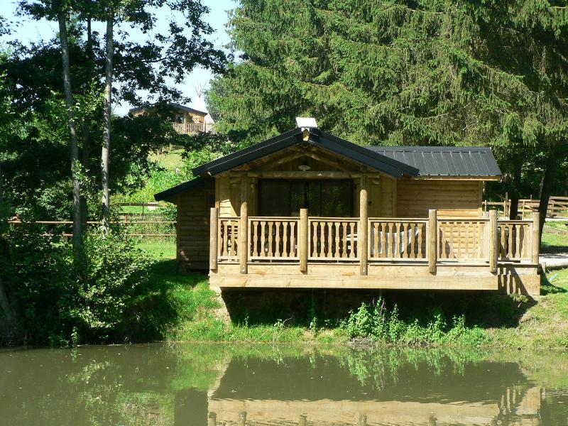 La Cabane du Pêcheur : une échappée belle en Picardie à Cessières-Suzy — vue intérieure