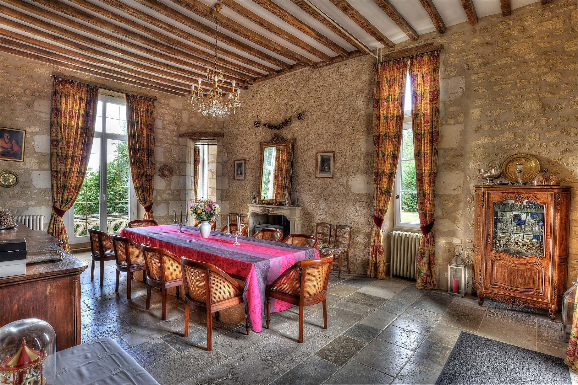 Évasion sensorielle dans la Suite Saint Honoré en Basse-Normandie à St Denis Sur Huisne — salle de bain