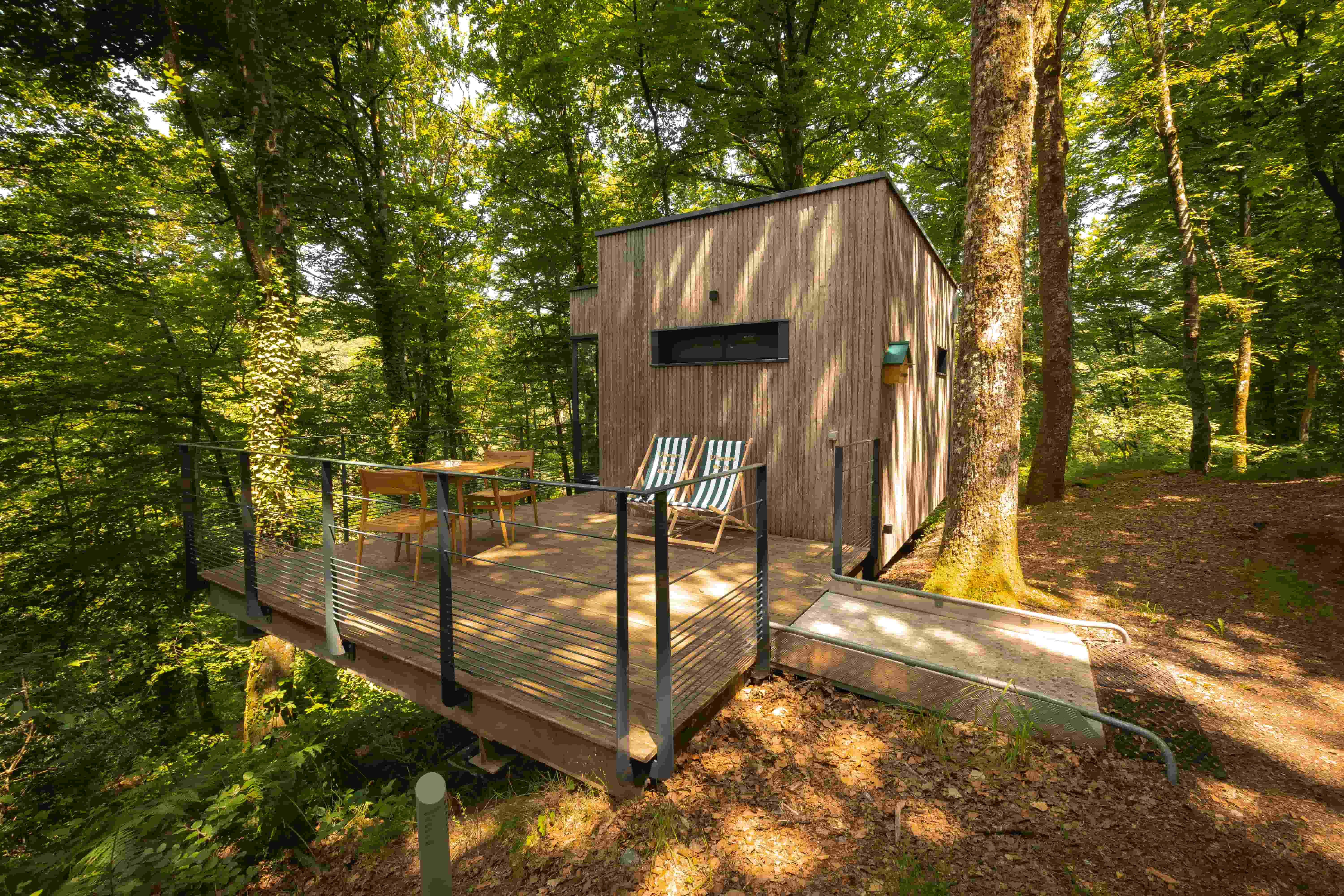 Cabane Epicéa : une expérience suspendue dans les arbres — Cabane à Meyrignac L’Eglise