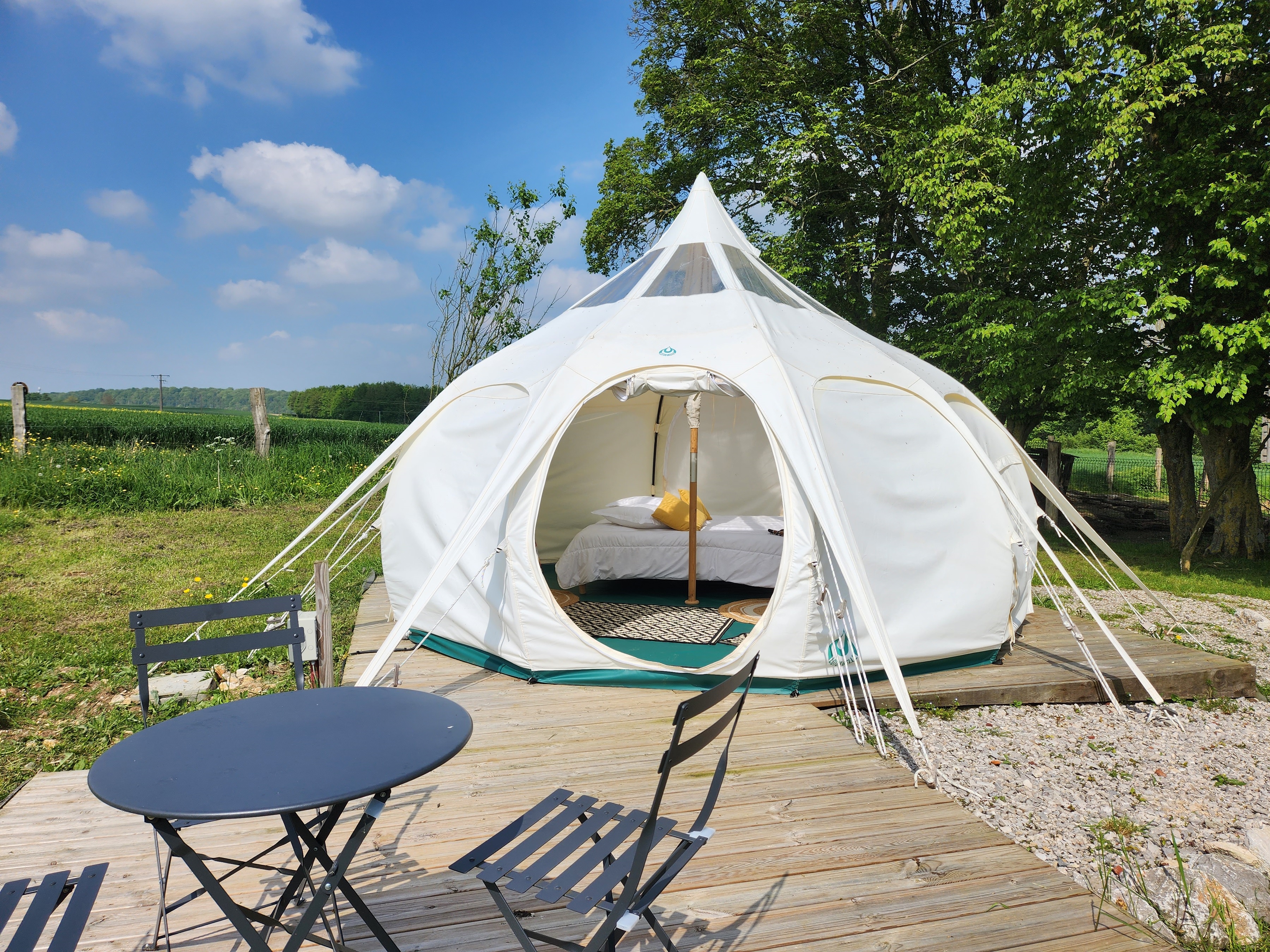 Tente Lotus nature : une expérience immersive en Picardie à Lanches-Saint-Hilaire — chambre