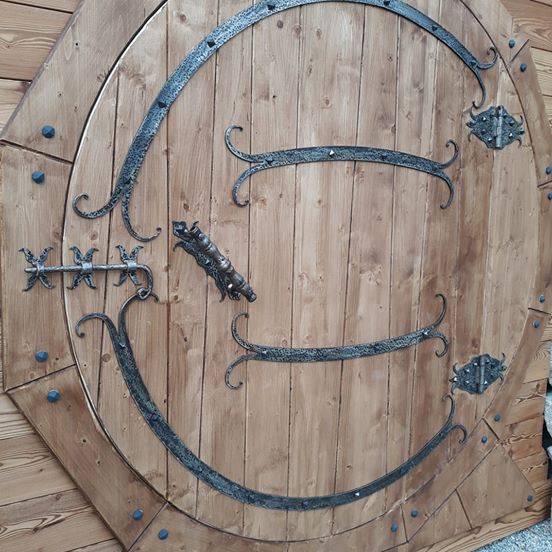 La Tanière du Hobbit — Maison insolite avec spa à Savoie à Chambéry — chambre
