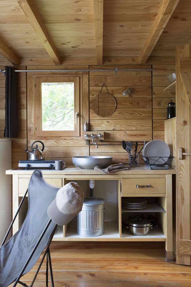 Cahutte Versailles — Cabane confortable avec spa à Versailles à Saint-Genis-Les-Ollières — détail architectural