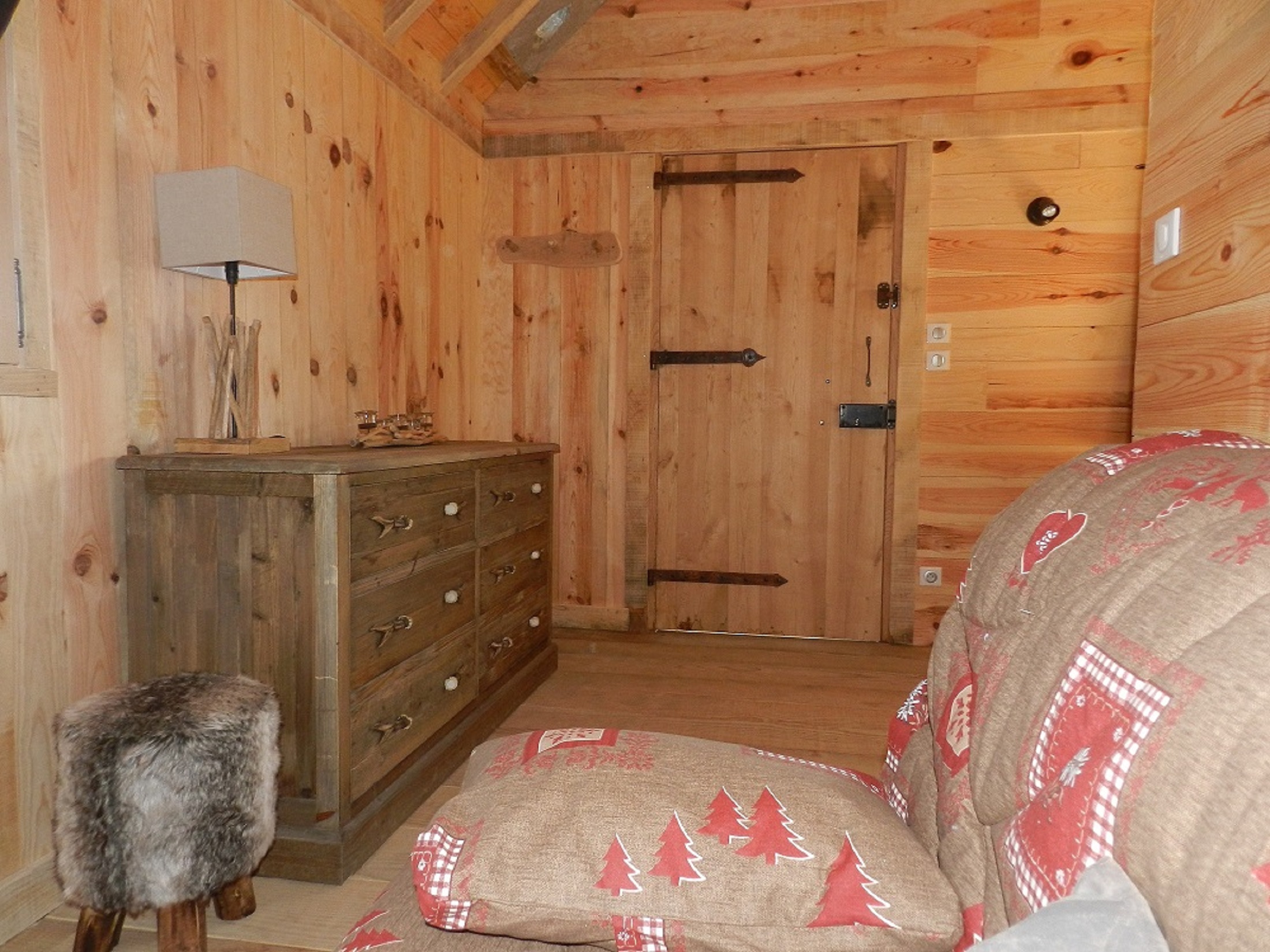 Photo 7/9 — Cabane « La Cabane de Trappeur de Campras : une expérience immersive en pleine nature » à Saissac Aude