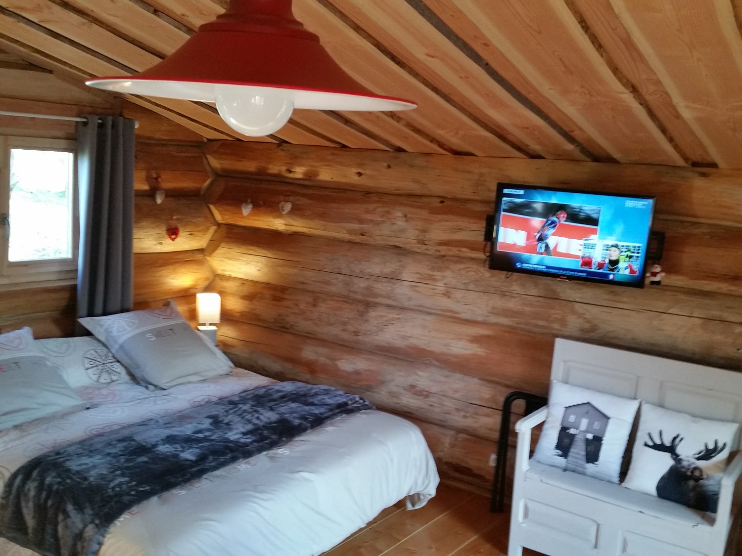 Évasion au Nordic & Spa : Cabane sur pilotis en Champagne-Ardenne à Chennegy — salle de bain