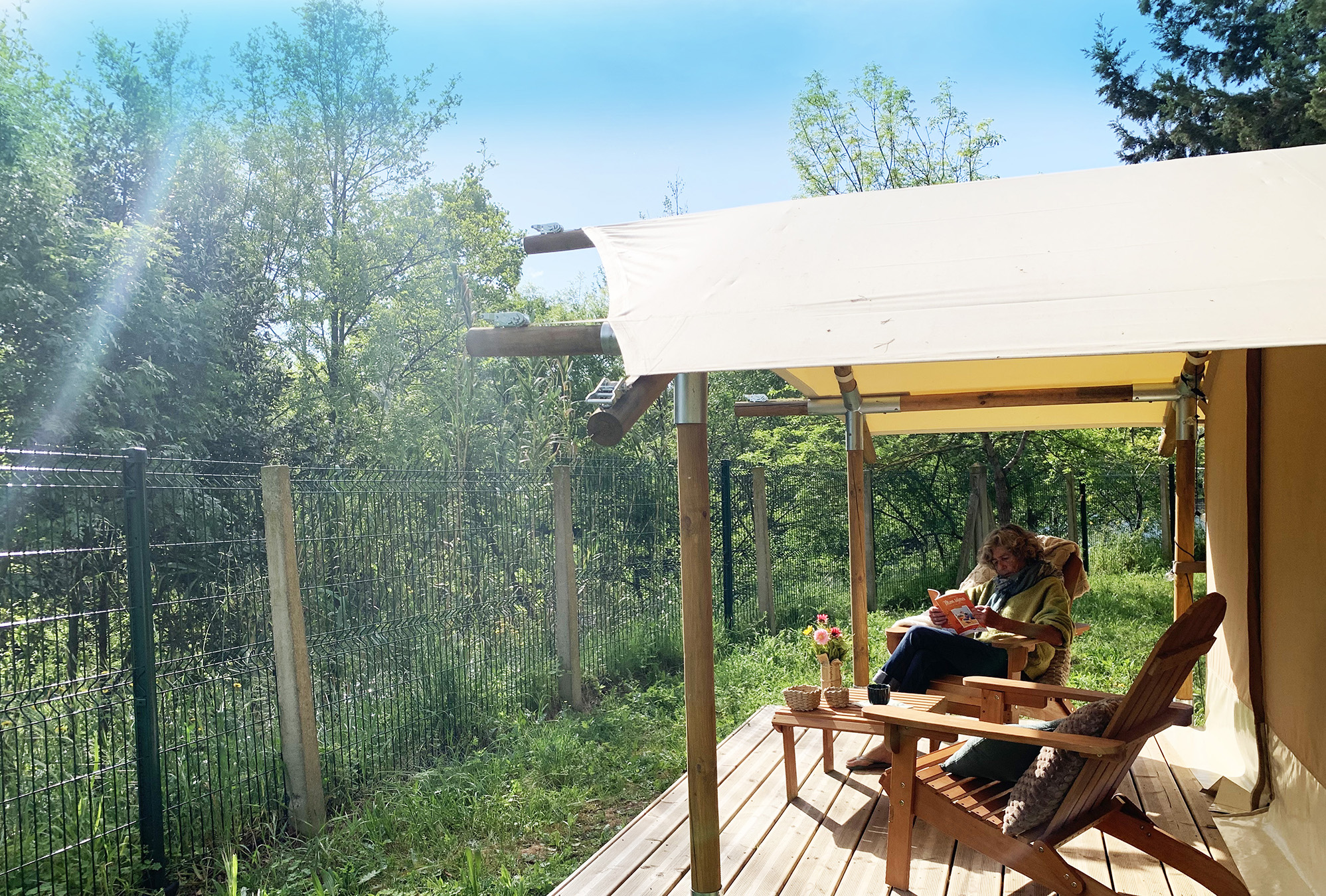 Tente Bivouac — Escapade nature au Camping Val de Cesse en Aude à Carcassonne — environnement naturel