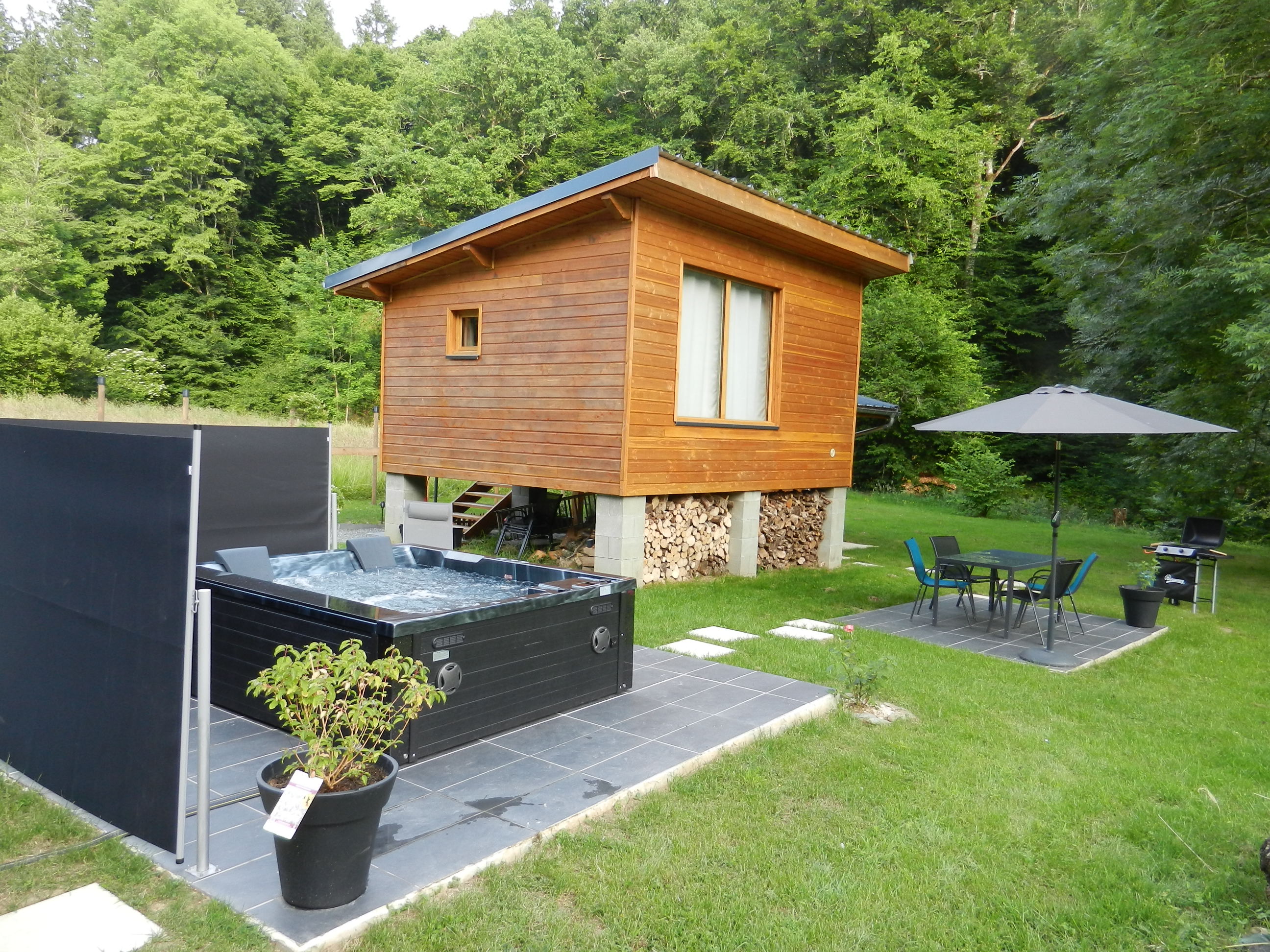 La cabane cocon du Gast — Cabane sur pilotis avec spa privatisable à Creuse