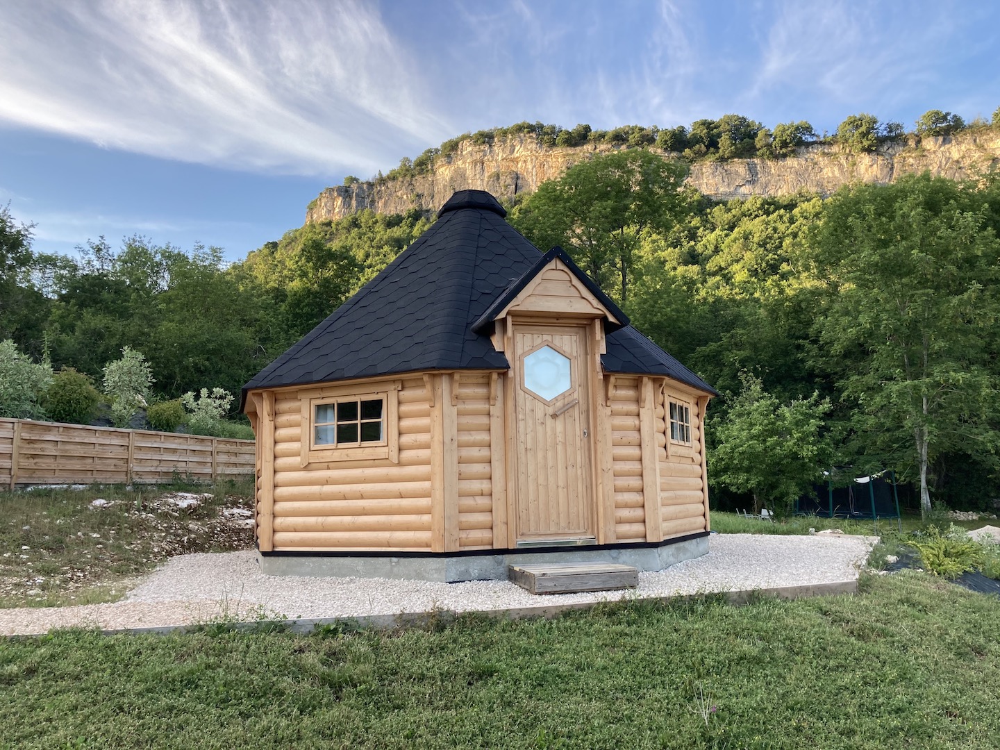 Kota Belley : une expérience unique en pleine nature à Izieu — chambre