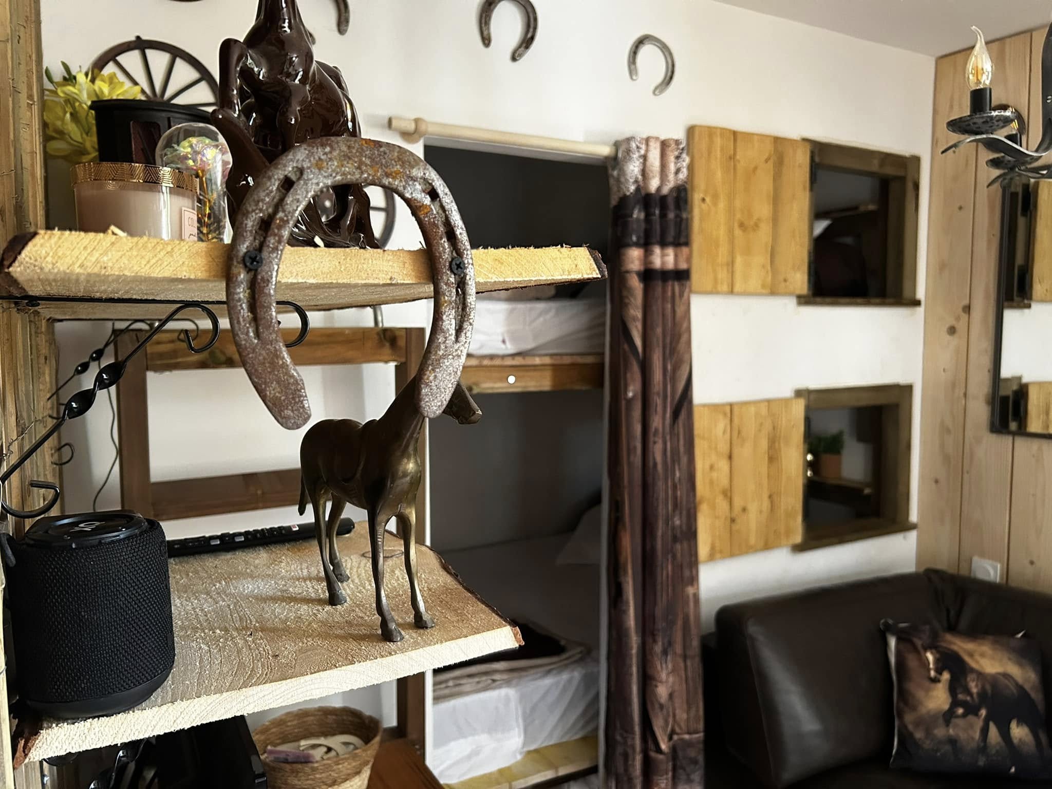 Le Ranch de Paulette — Chambre à thème avec ambiance Far West à Pyrénées-Orientales à Perpignan — salle de bain