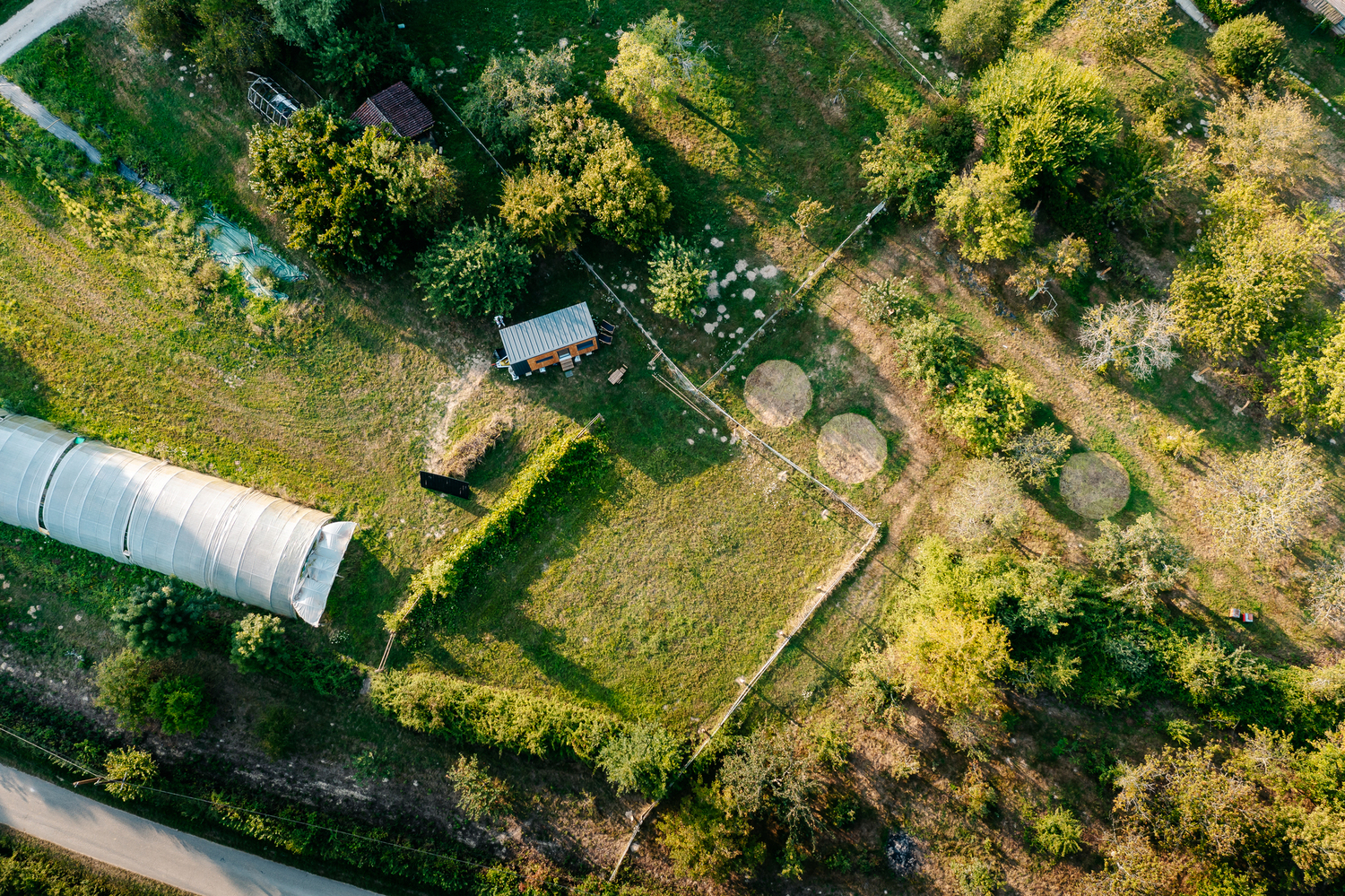 Escapade Châtelaine — Tiny House avec spa à 1h20 de Lyon à Chalon-sur-Saône — chambre