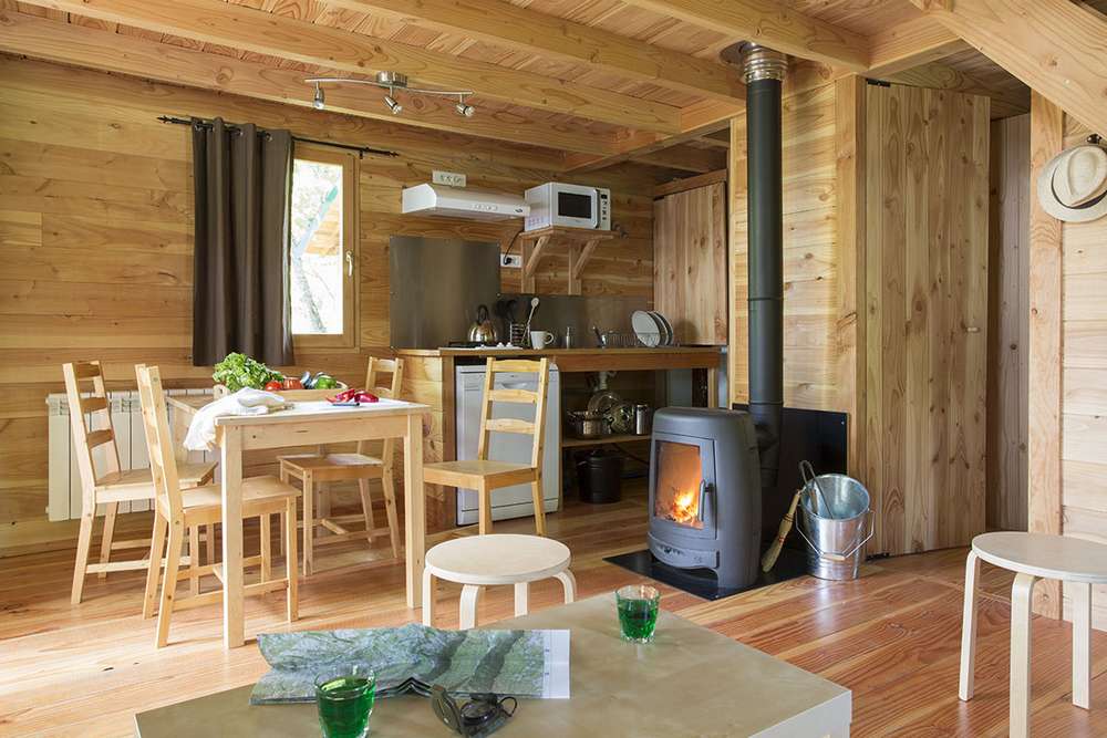 Cabane Versailles — Séjour avec spa et piscine à Versailles (Yvelines) à Saint-Genis-Les-Ollières — environnement naturel