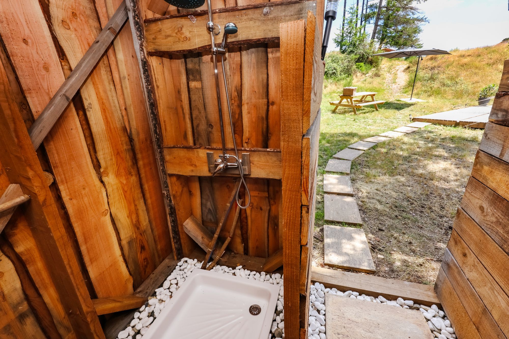 Évasion en tente lodge au cœur des Midi-Pyrénées à Busque — environnement naturel